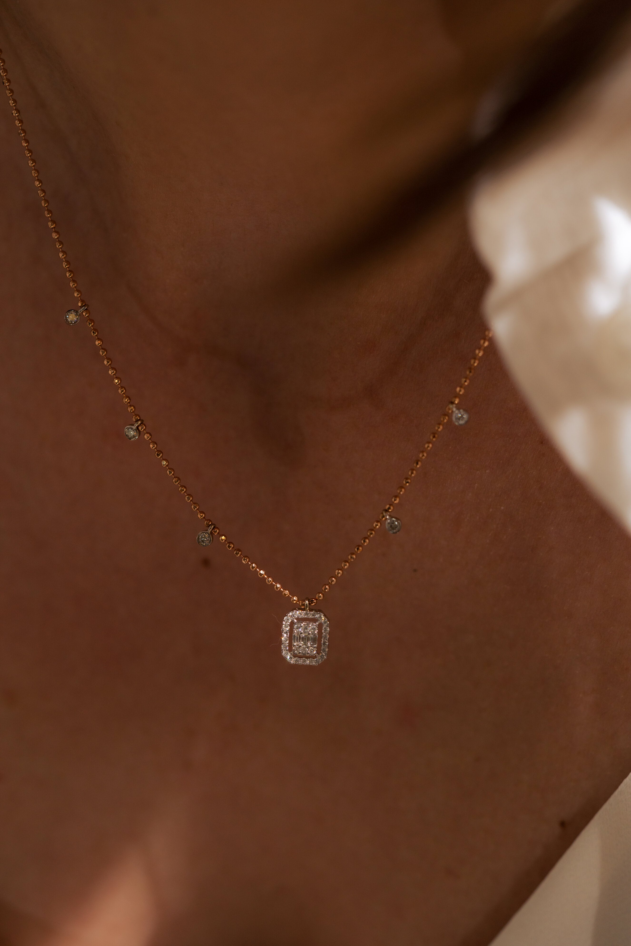 COLIER KL29020 DIN AUR ALB SI ROZ 14K FORMA DREPTUNGHIULARA CU DIAMANTE - Bijuterii LA ROSA