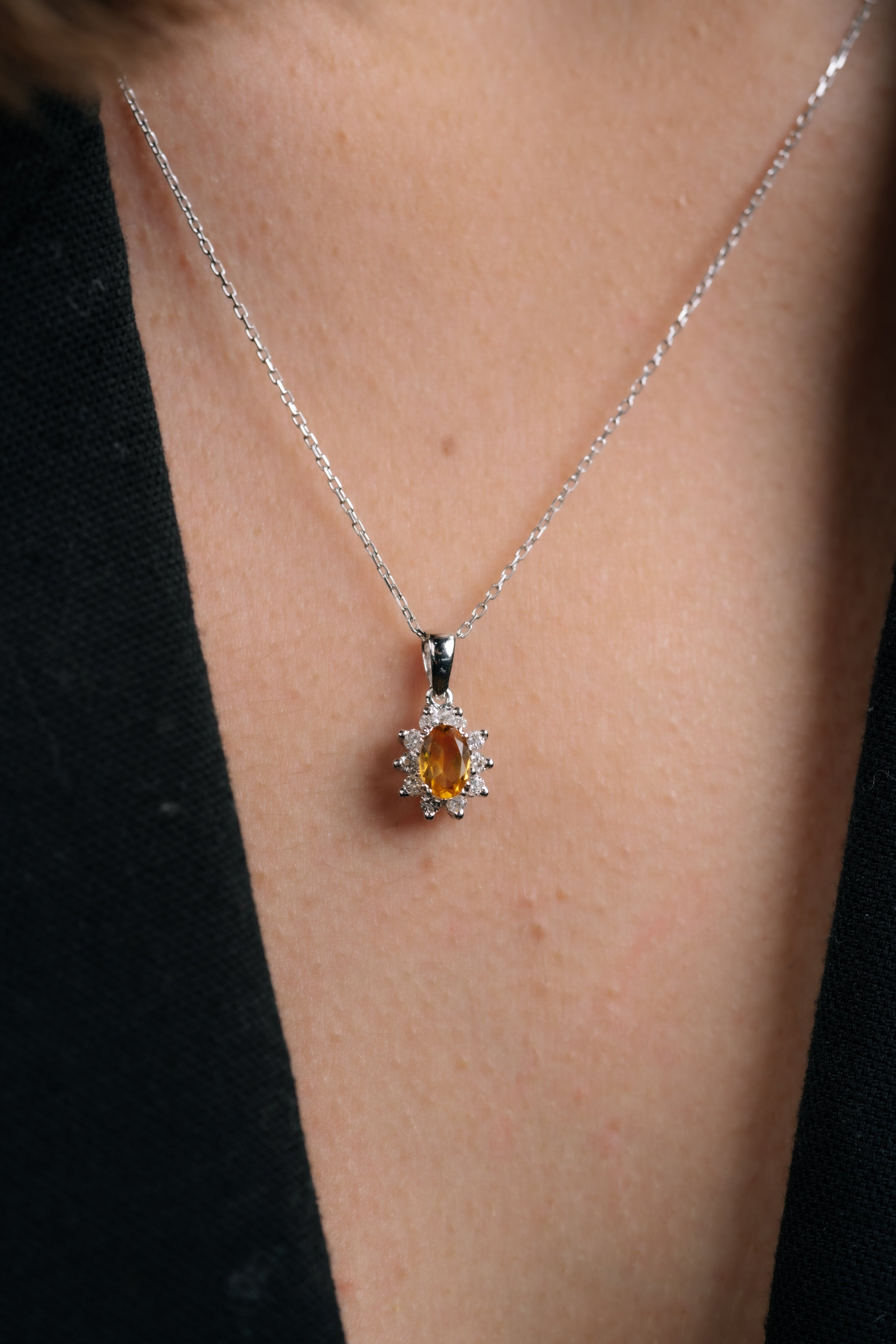 Colier LDNA0293 din aur alb 18k forma ovala cu diamante si citrin - Bijuterii LA ROSA