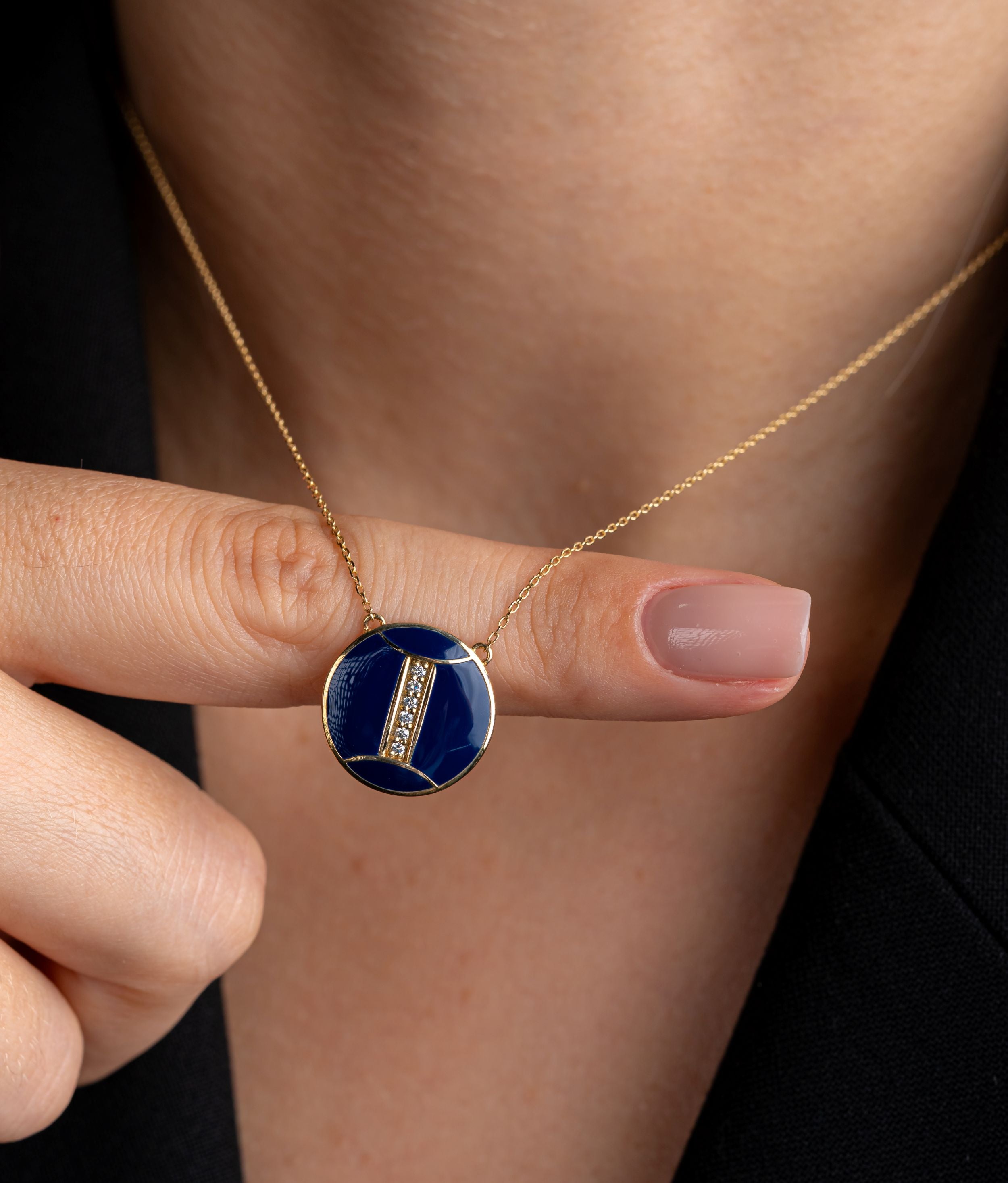 Colier zodia gemeni aur galben 14k si email cu diamante naturale 0.06ct