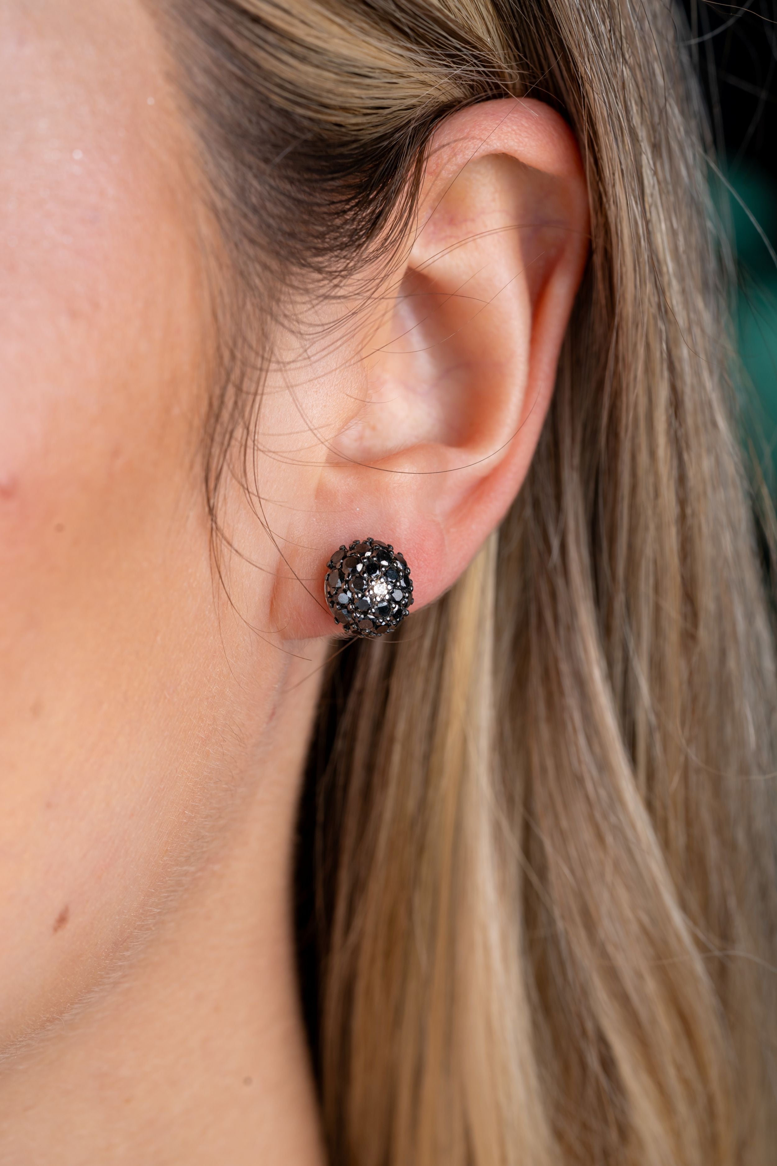 Cercei LRSE056SG din aur alb 18k cu diamante naturale negre 2.10ct
