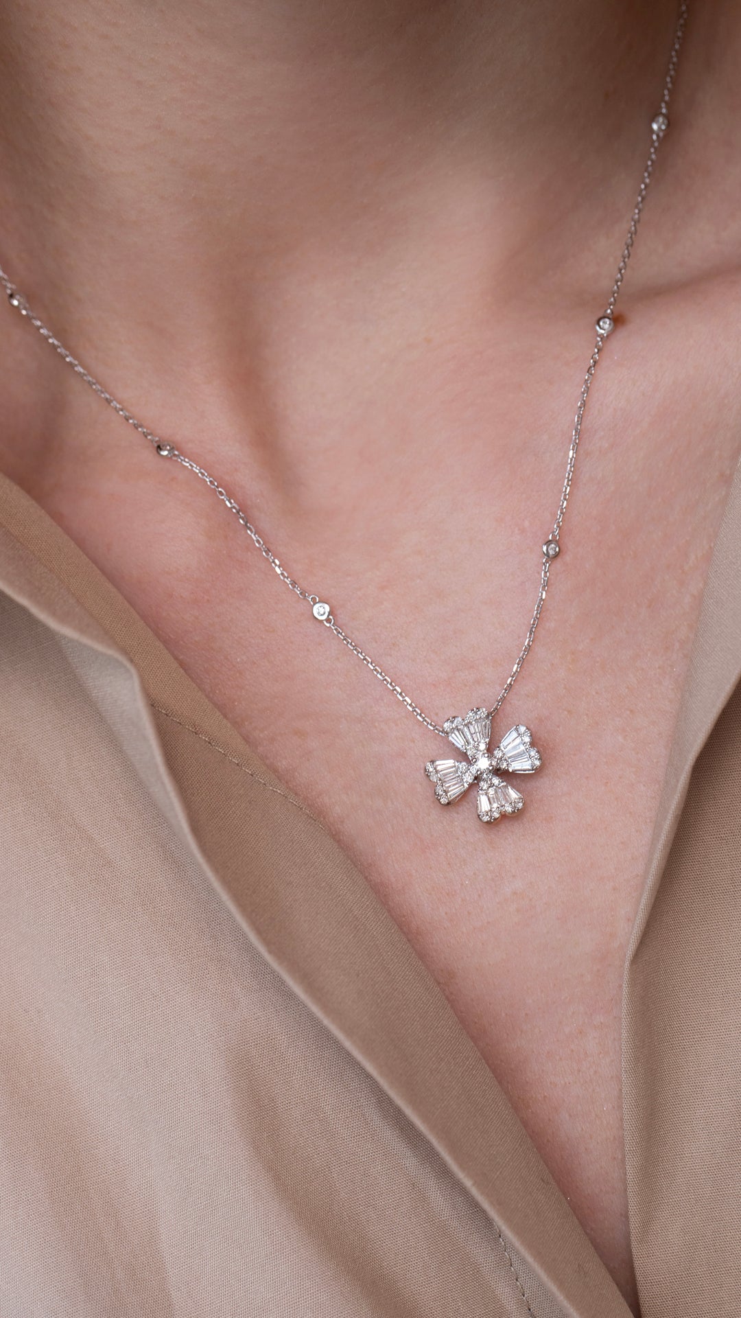 Colier CN0573M din aur alb 14k cu diamante - Bijuterii LA ROSA