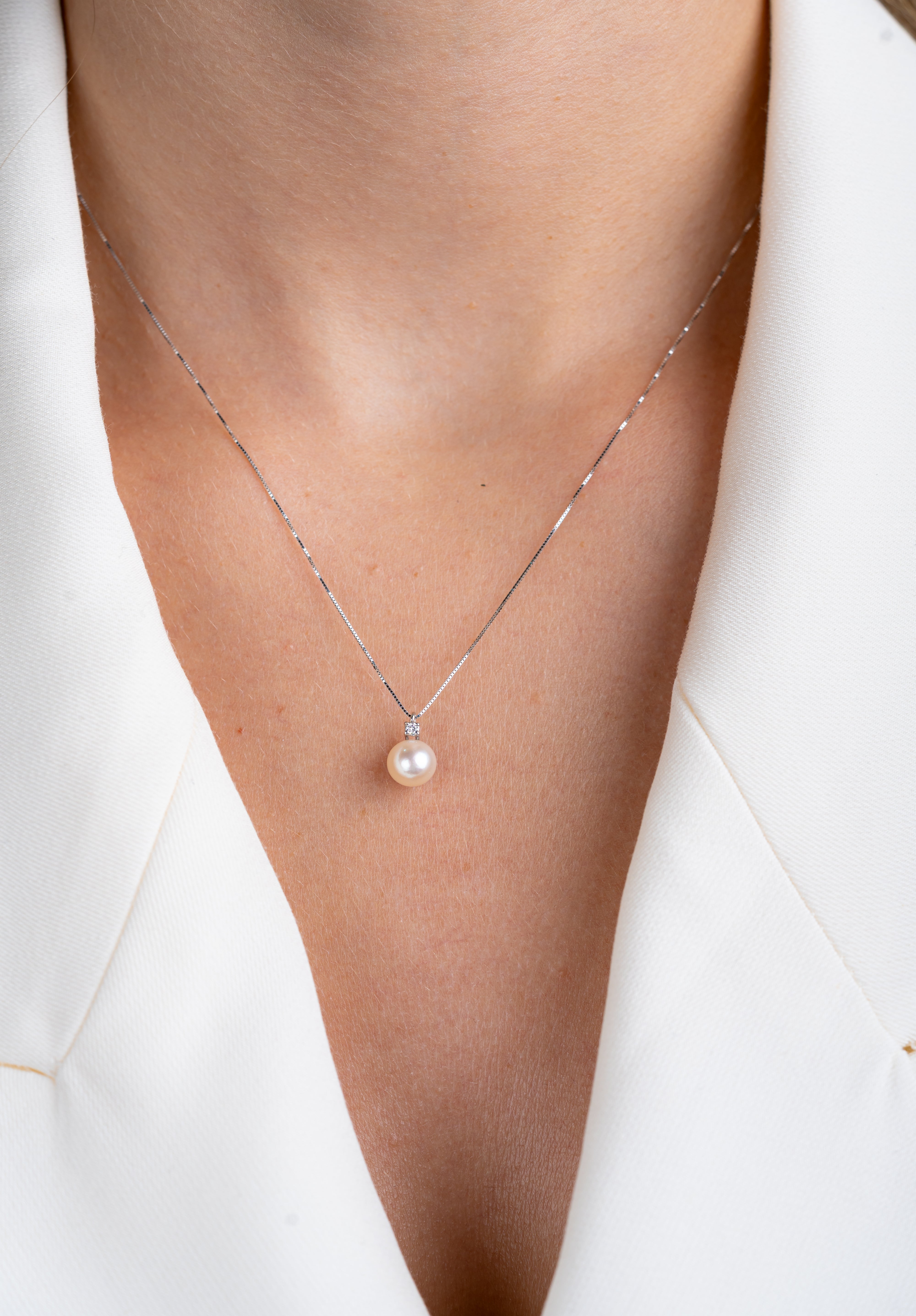 Colier LRSC351SG din aur alb 18k cu perla Akoya si diamant natural 0.02ct
