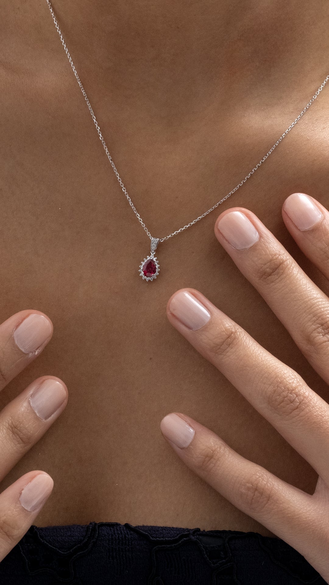 Colier MD54300 din aur alb 14k forma lacrima cu rubin si diamante - Bijuterii LA ROSA