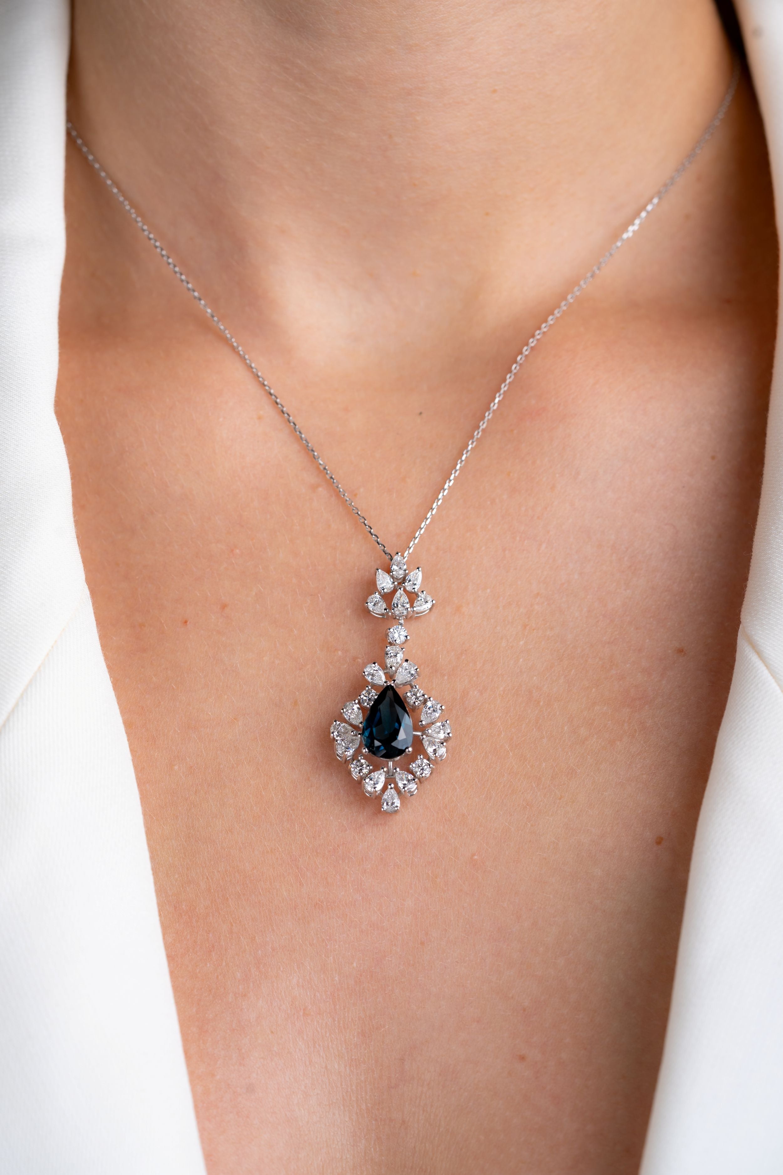 Colier MD62482 din aur alb 14k cu london blue topaz 3.42ct si diamante naturale 1.85ct si 0.43ct