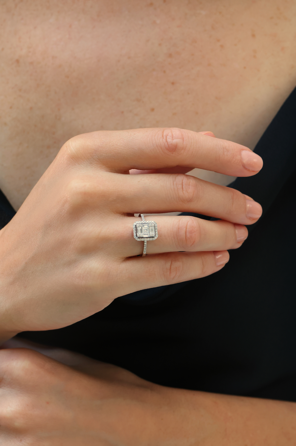 INEL R006183 DIN AUR ALB 14K FORMA DREPTUNGHI CU DIAMANTE BAGHETA - Bijuterii LA ROSA