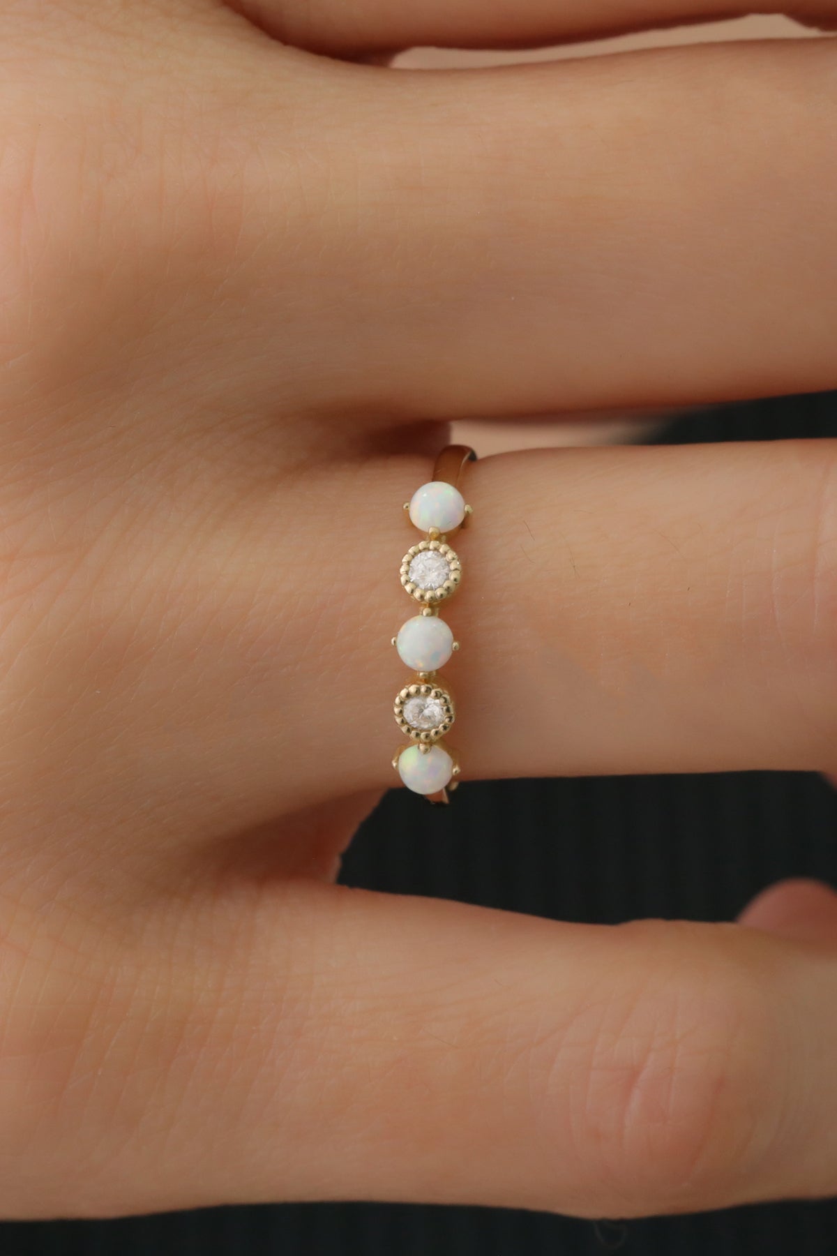 INEL LUSTROUS WHISPE DIN AUR GALBEN 14K CU DIAMANTE SI OPAL - Bijuterii LA ROSA