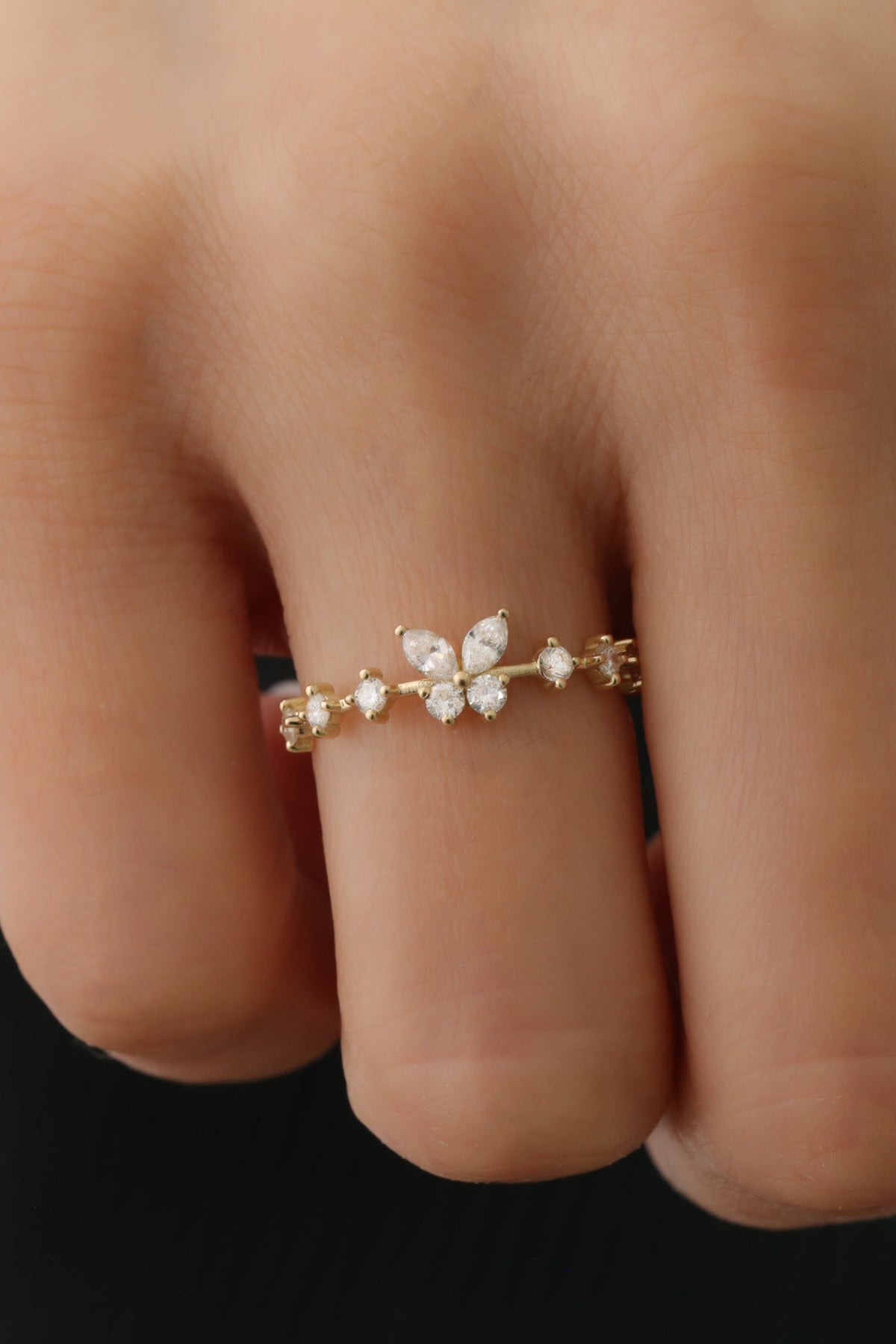 INEL MYSTIC DREAM DIN AUR GALBEN 14K FORMA FLUTURE CU DIAMANTE - Bijuterii LA ROSA