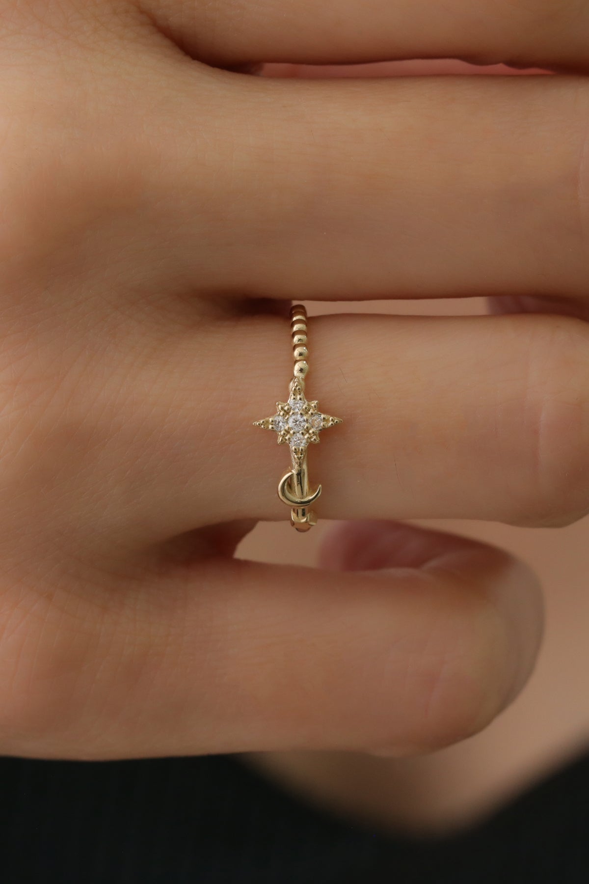INEL CELESTIAL GRACE DIN AUR GALBEN 14K FORMA STEA CU DIAMANTE - Bijuterii LA ROSA