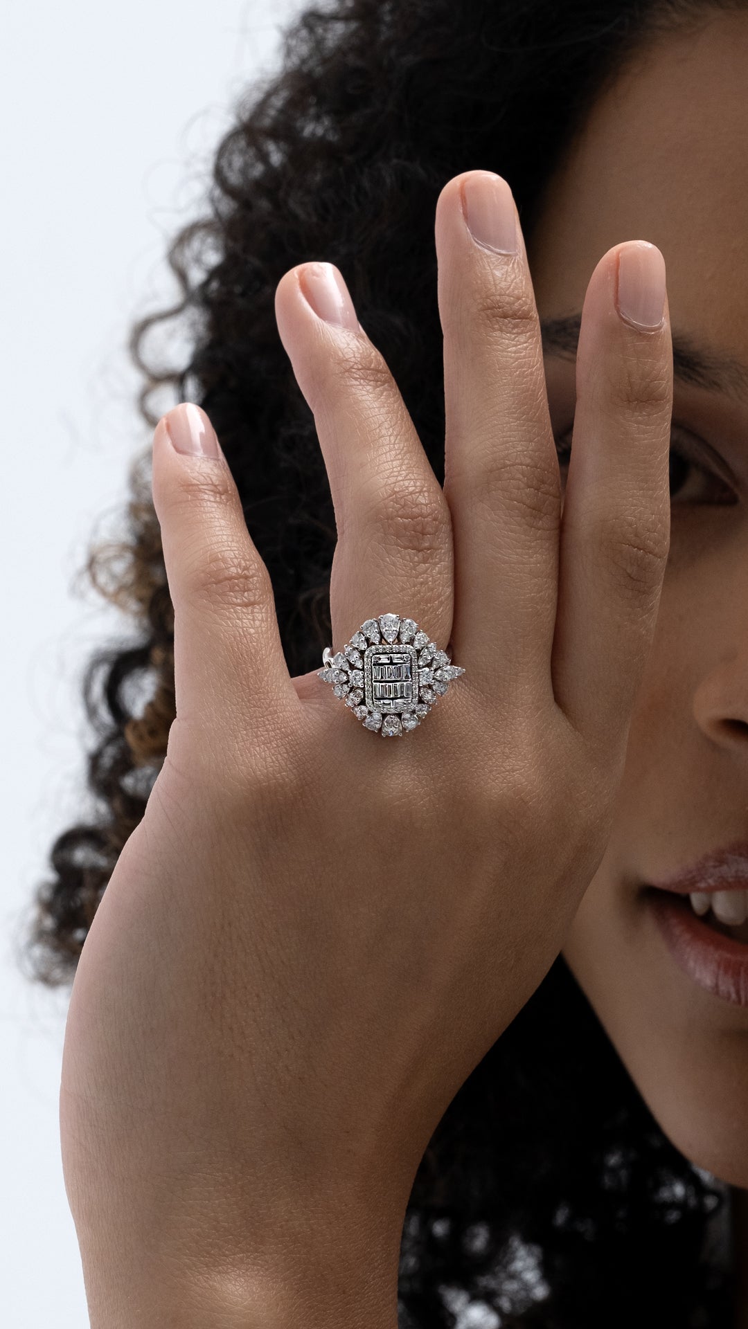 Inel MD27301 din aur alb 14k forma floare cu diamante baguette - Bijuterii LA ROSA