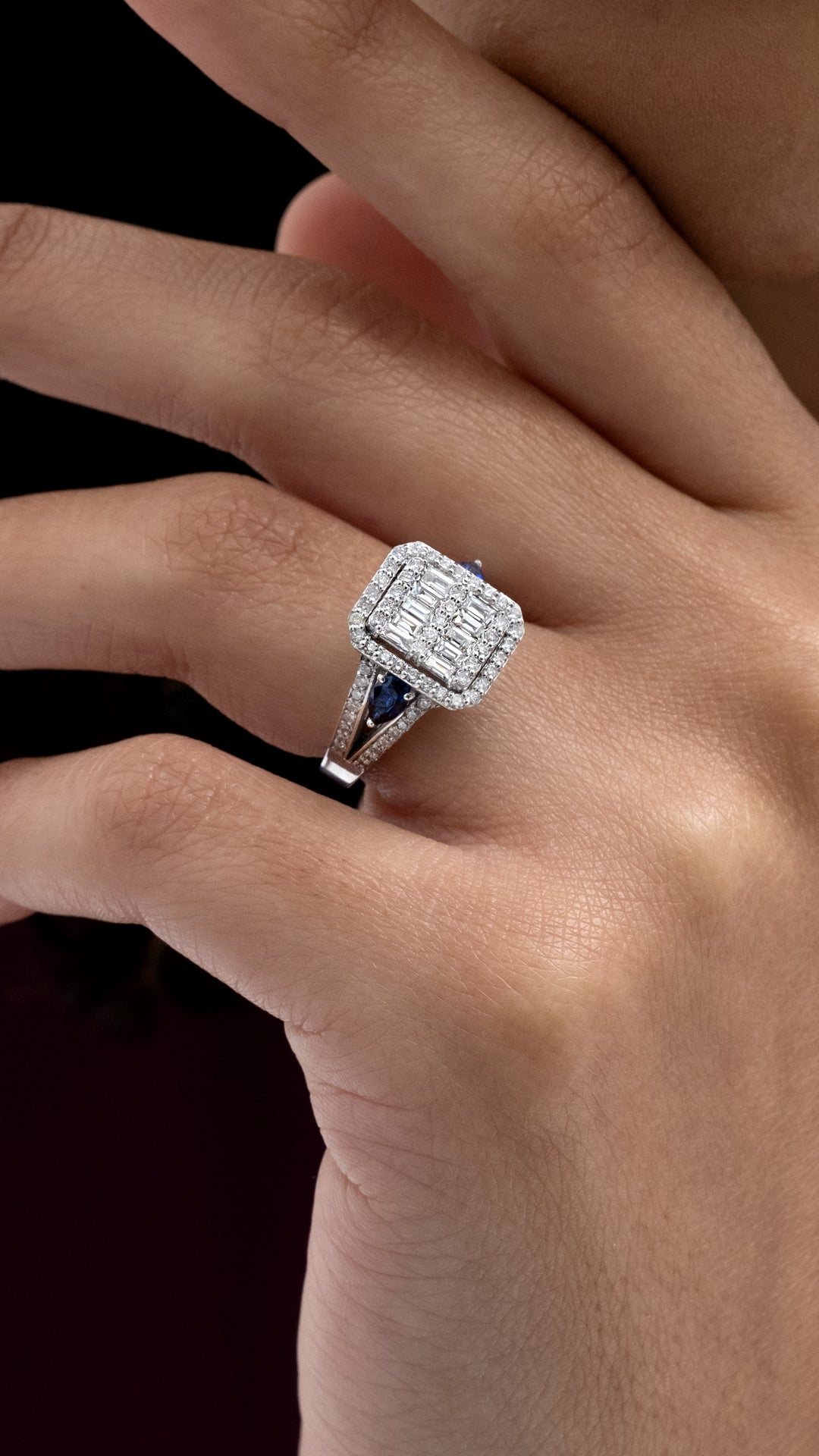 Inel MD29931 casette din aur alb 14k cu safire si diamante baguette - Bijuterii LA ROSA