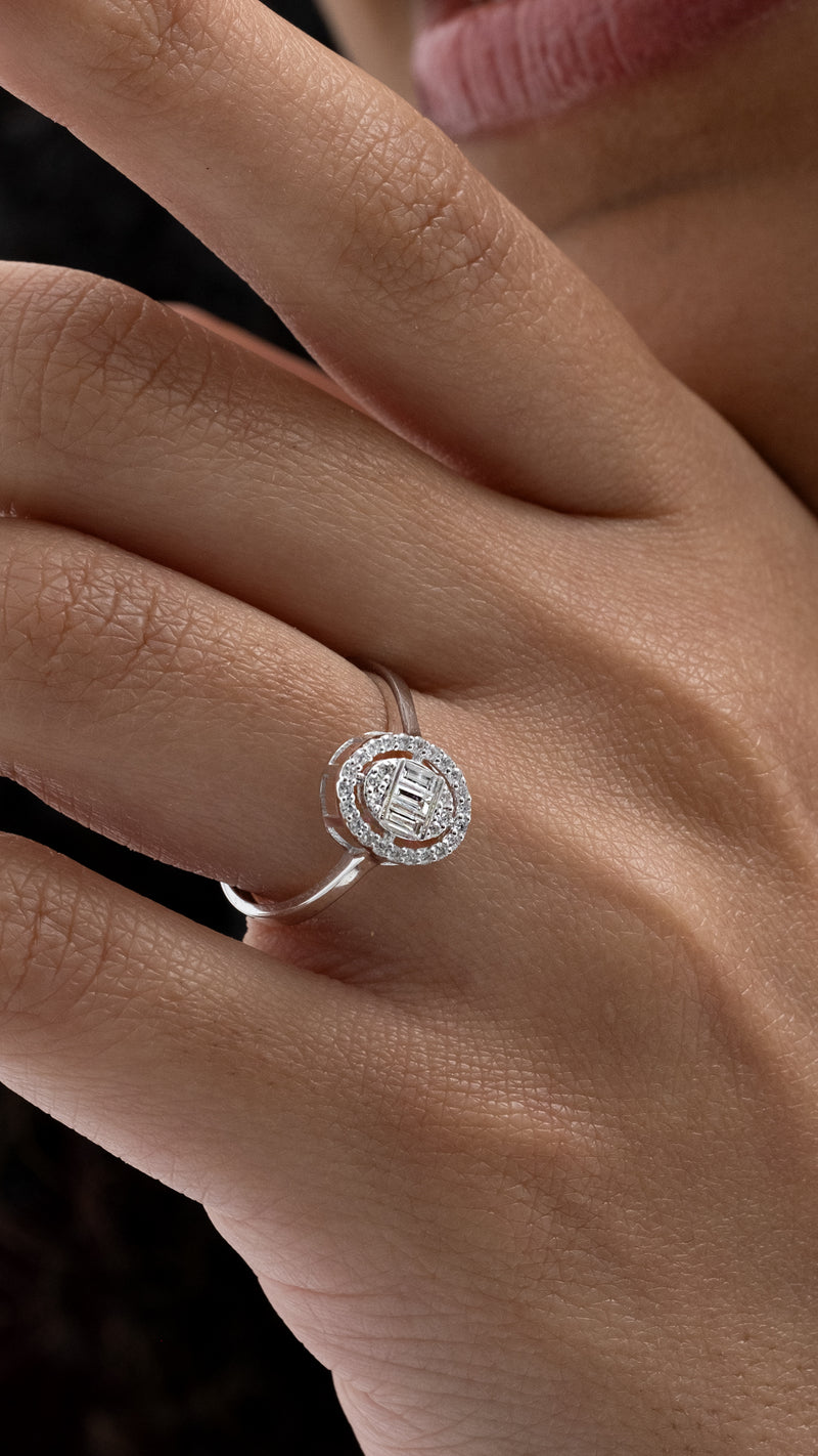 Inel MD54145 din aur alb 14k forma ovala cu diamante - Bijuterii LA ROSA