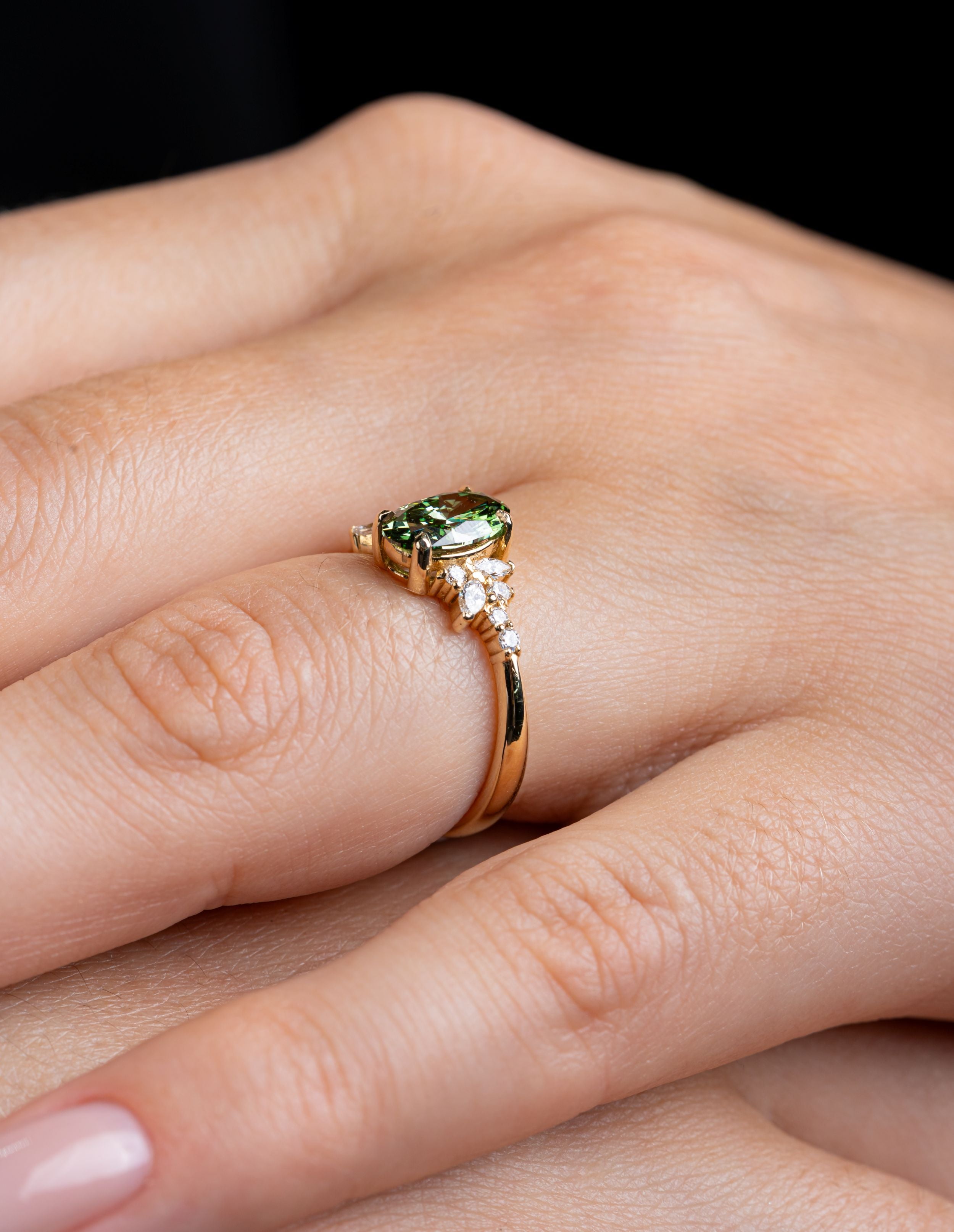 Inel de logodna LRLB005 din aur roz 14K cu diamant lab grown verde oval brilliant