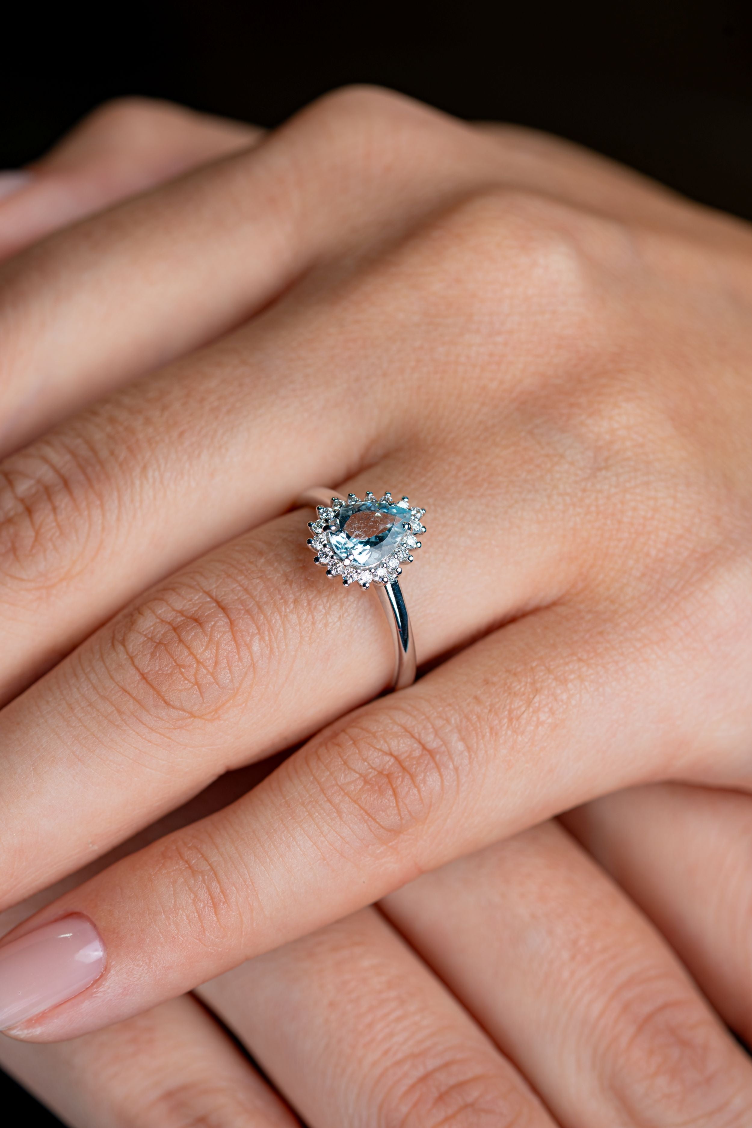 Inel din aur alb 18k cu aquamarin 0.89ct si diamante naturale 0.17ct