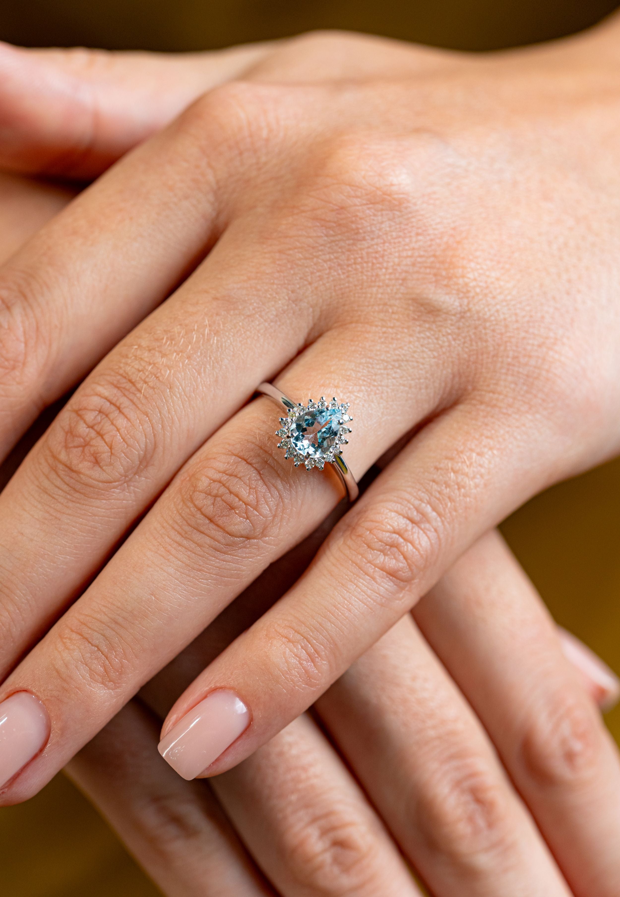 Inel din aur alb 18k cu aquamarin 0.89ct si diamante naturale 0.17ct