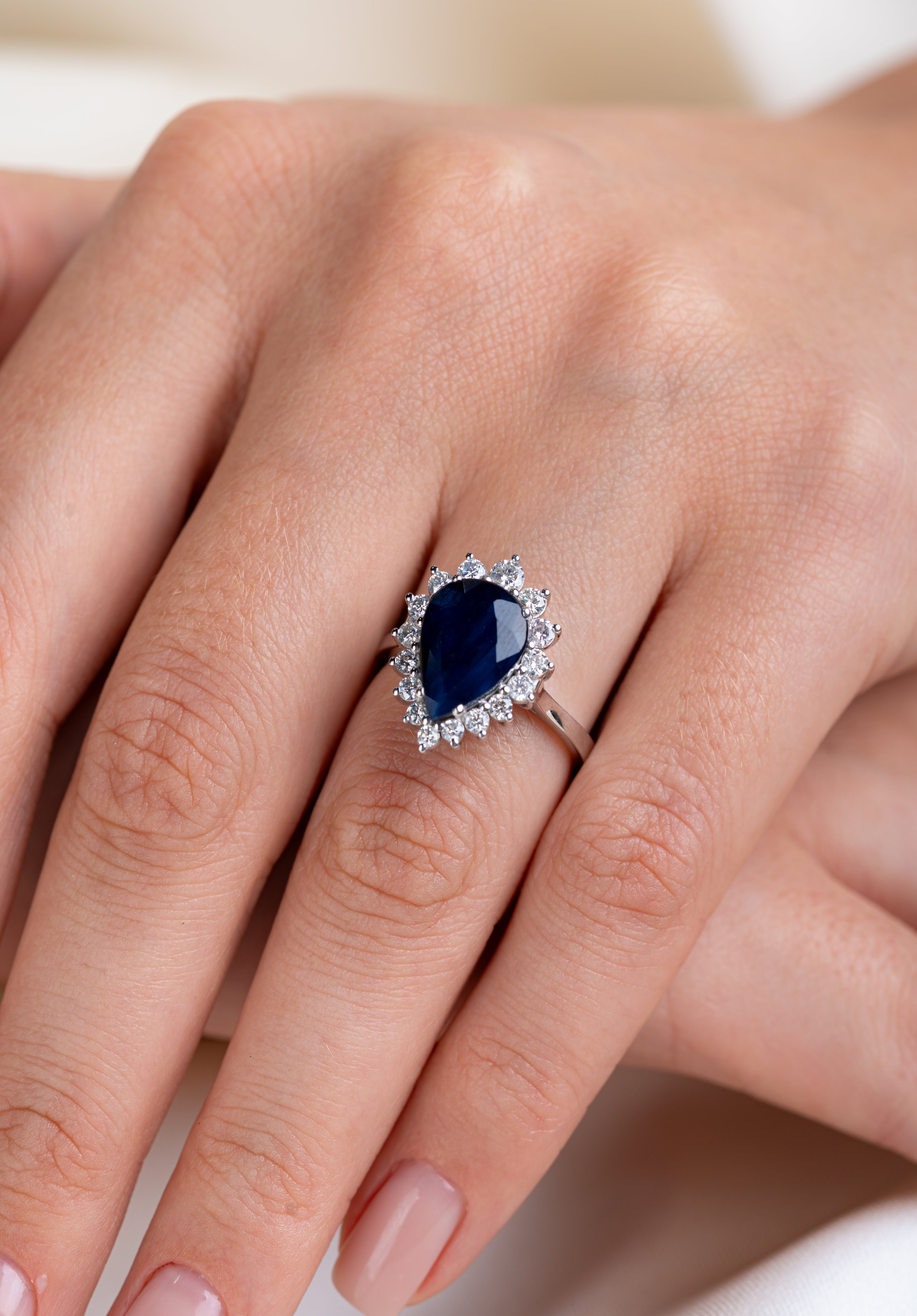 Inel de Logodna LRYSK283 din aur alb 18k forma para cu safir si Diamante Naturale