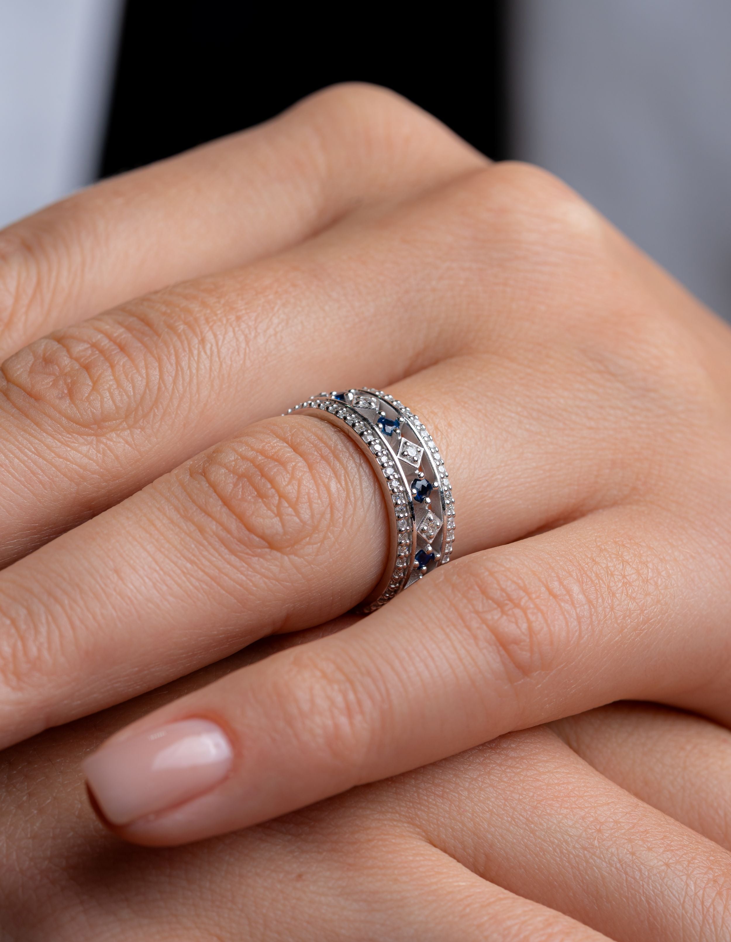 Inel eternity aur alb 18k cu safire 0.56ct si diamante naturale 0.56ct