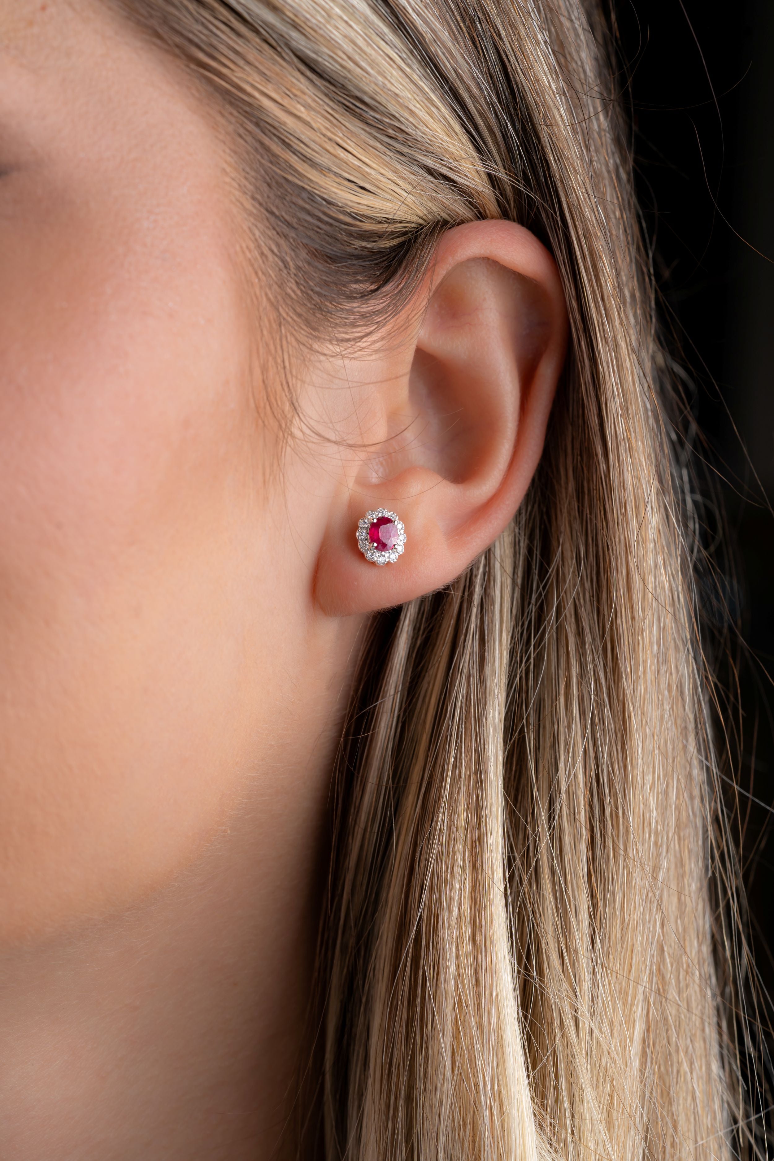 Cercei LRSE053RV aur alb 18k cu rubin 0.84ct si diamante naturale 0.16ct