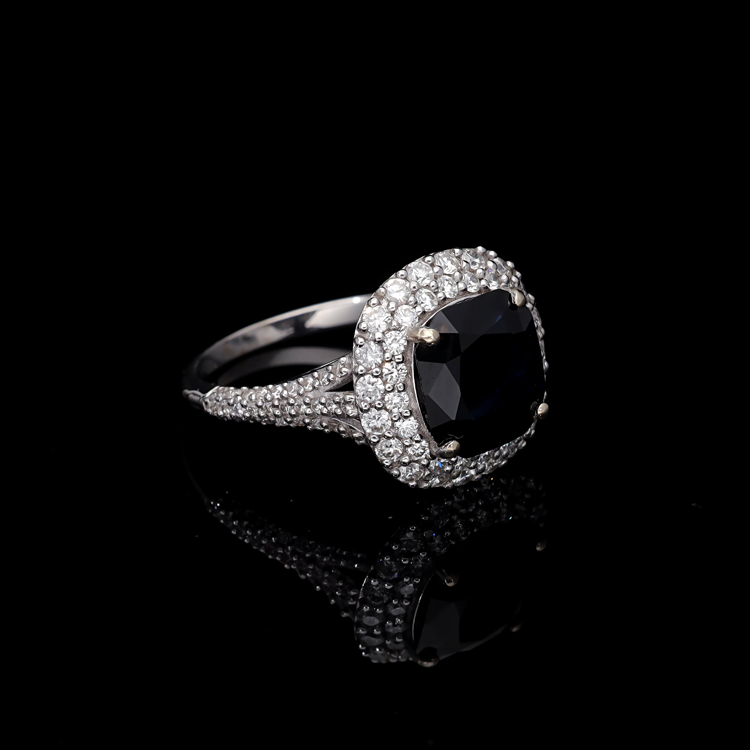 Inel LRSR501 aur alb 18k cu safir 3.10ct si diamante naturale 0.64ct