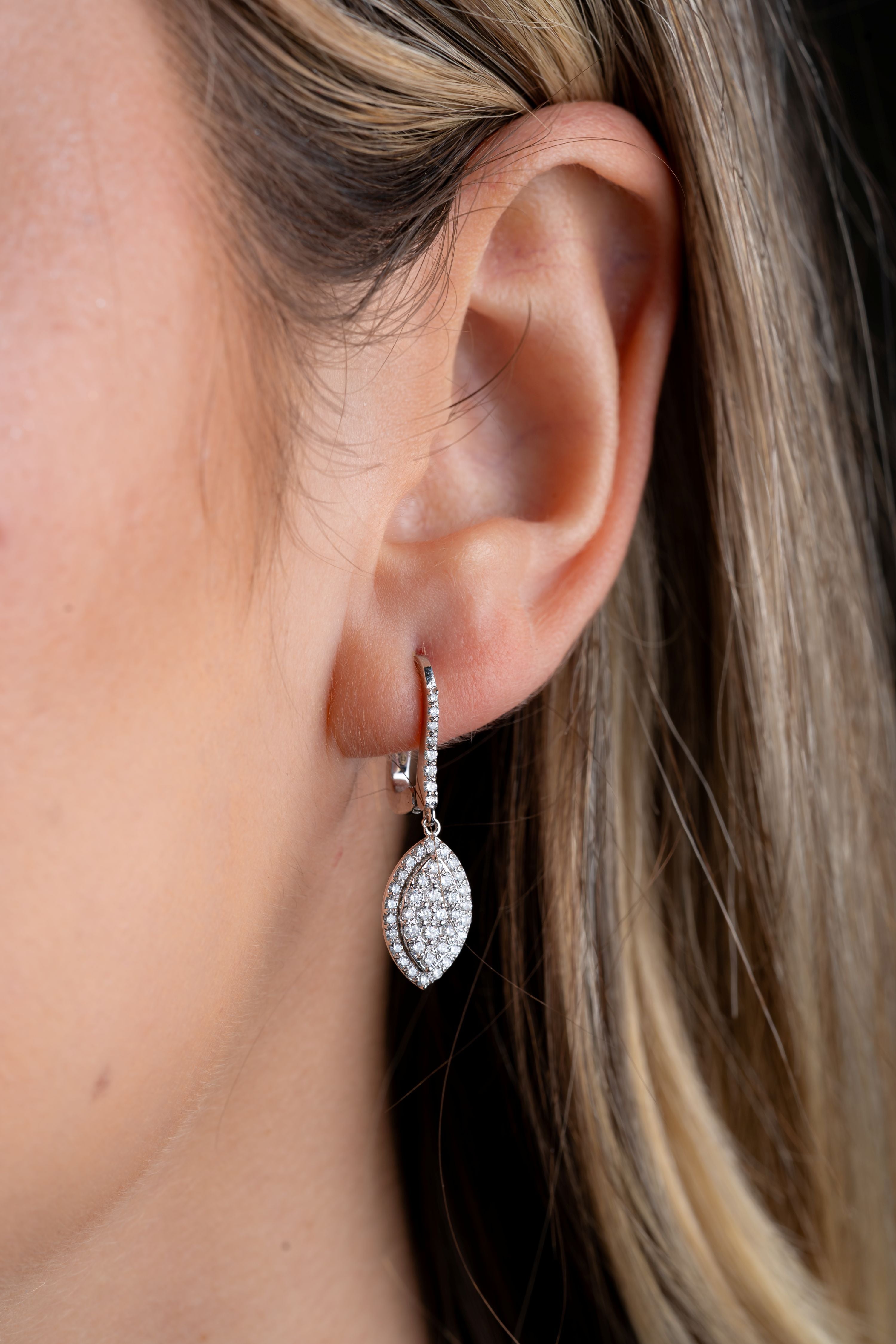 Cercei MD08122 din aur alb forma marquise cu Diamante Naturale rotunde