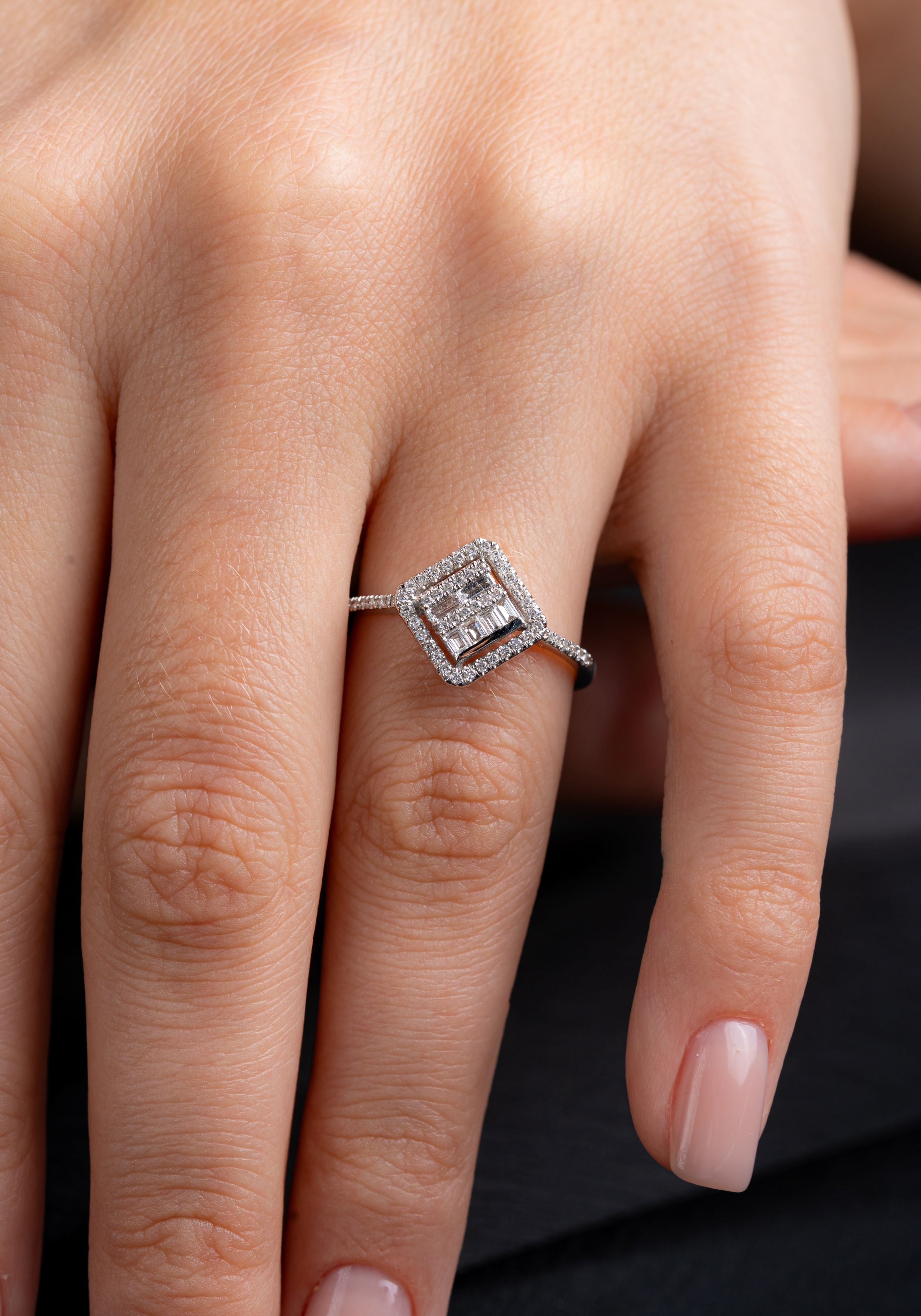 Inel MD48530 aur alb 18k cu diamante naturale baguette 0.16ct si rotunde 0.17ct