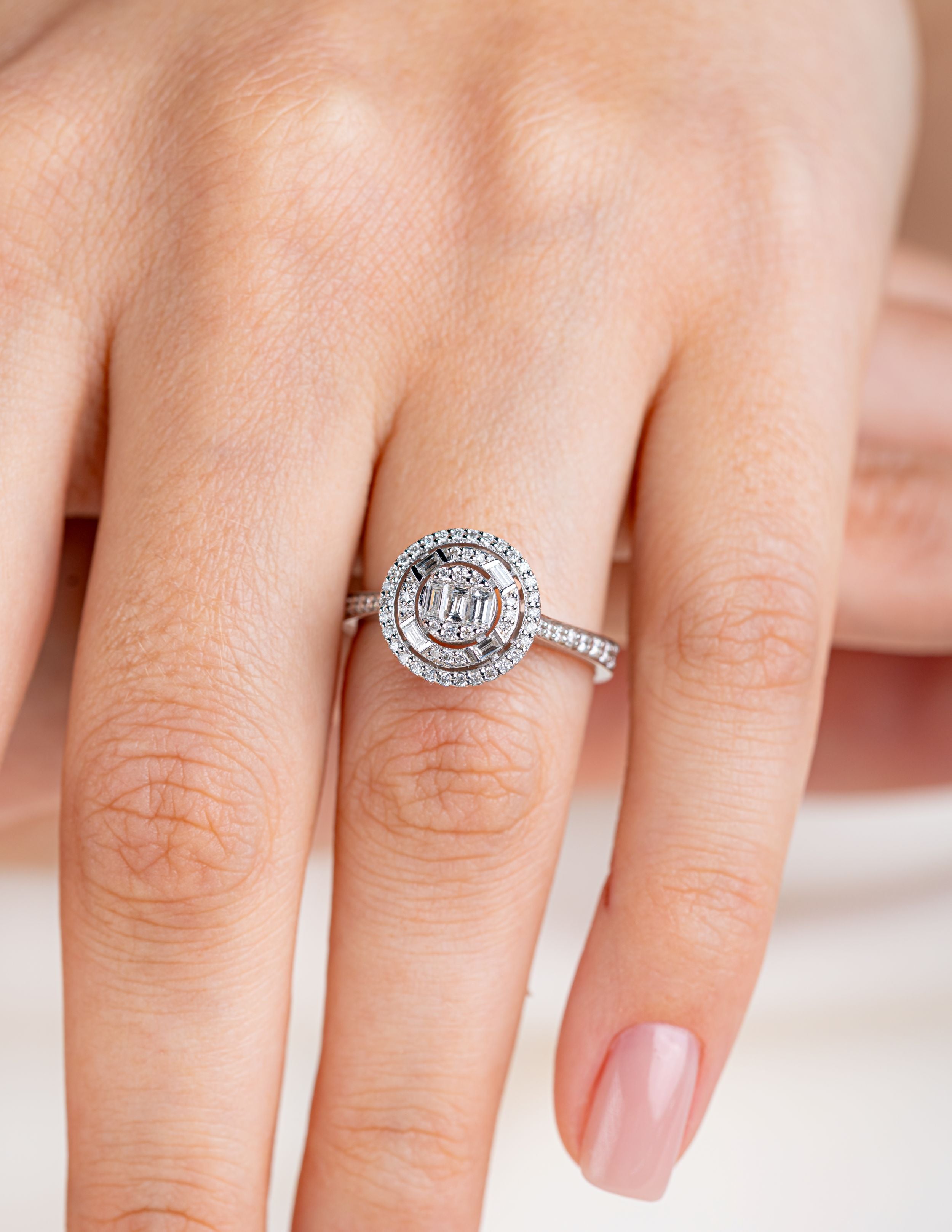 Inel MD56371 aur alb 18k cu diamante naturale baguette 0.22ct si rotunde 0.33ct