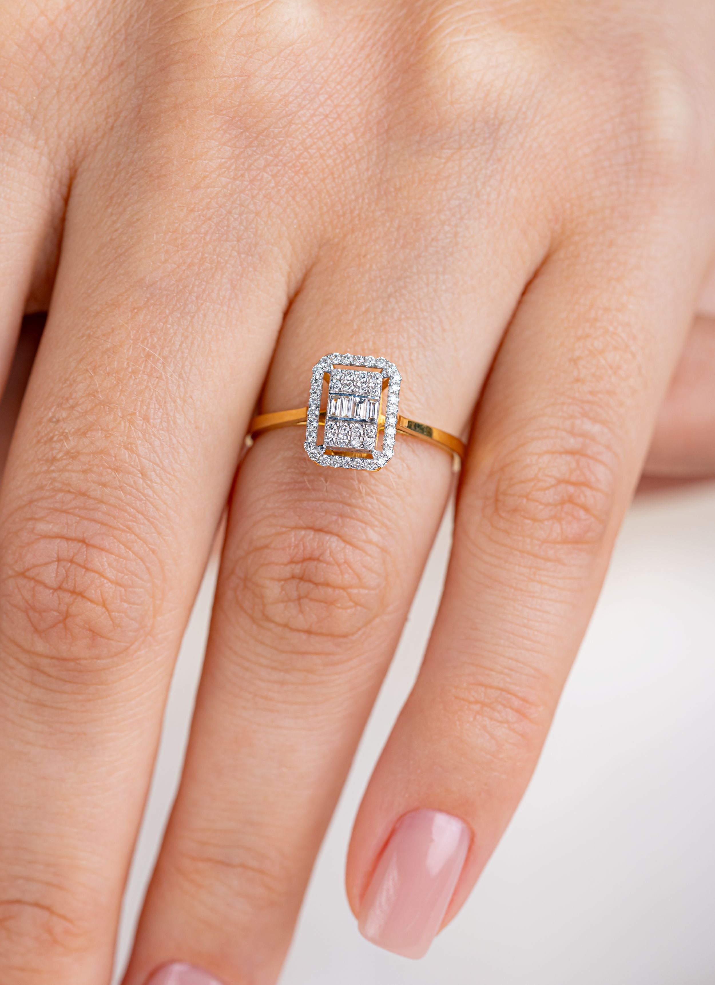 Inel MD61672 aur galben 18k cu diamante naturale baguette 0.07ct si rotunde 0.16ct