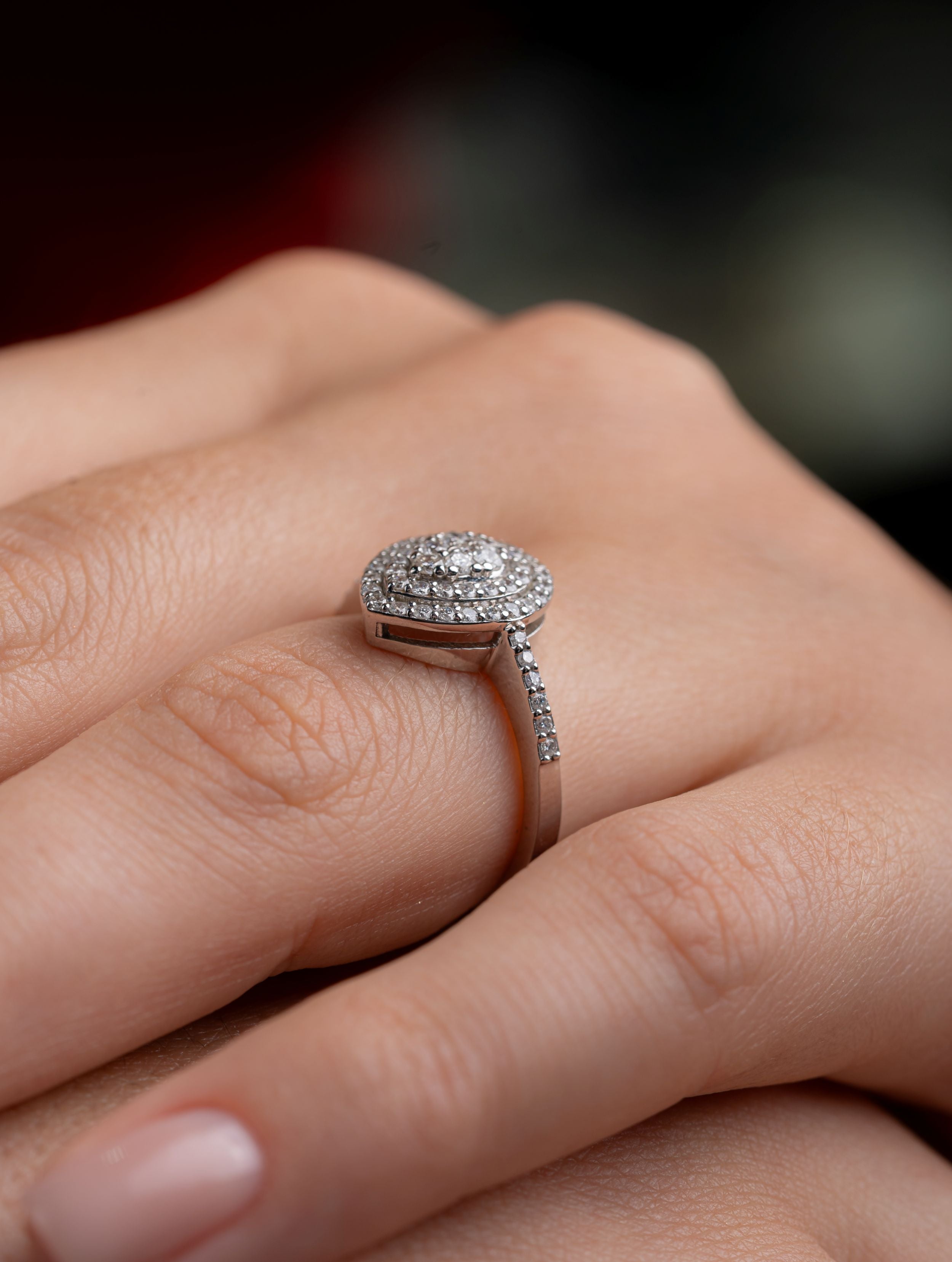 Inel R006165 din Aur Alb 14K Forma Para cu Diamante Naturale