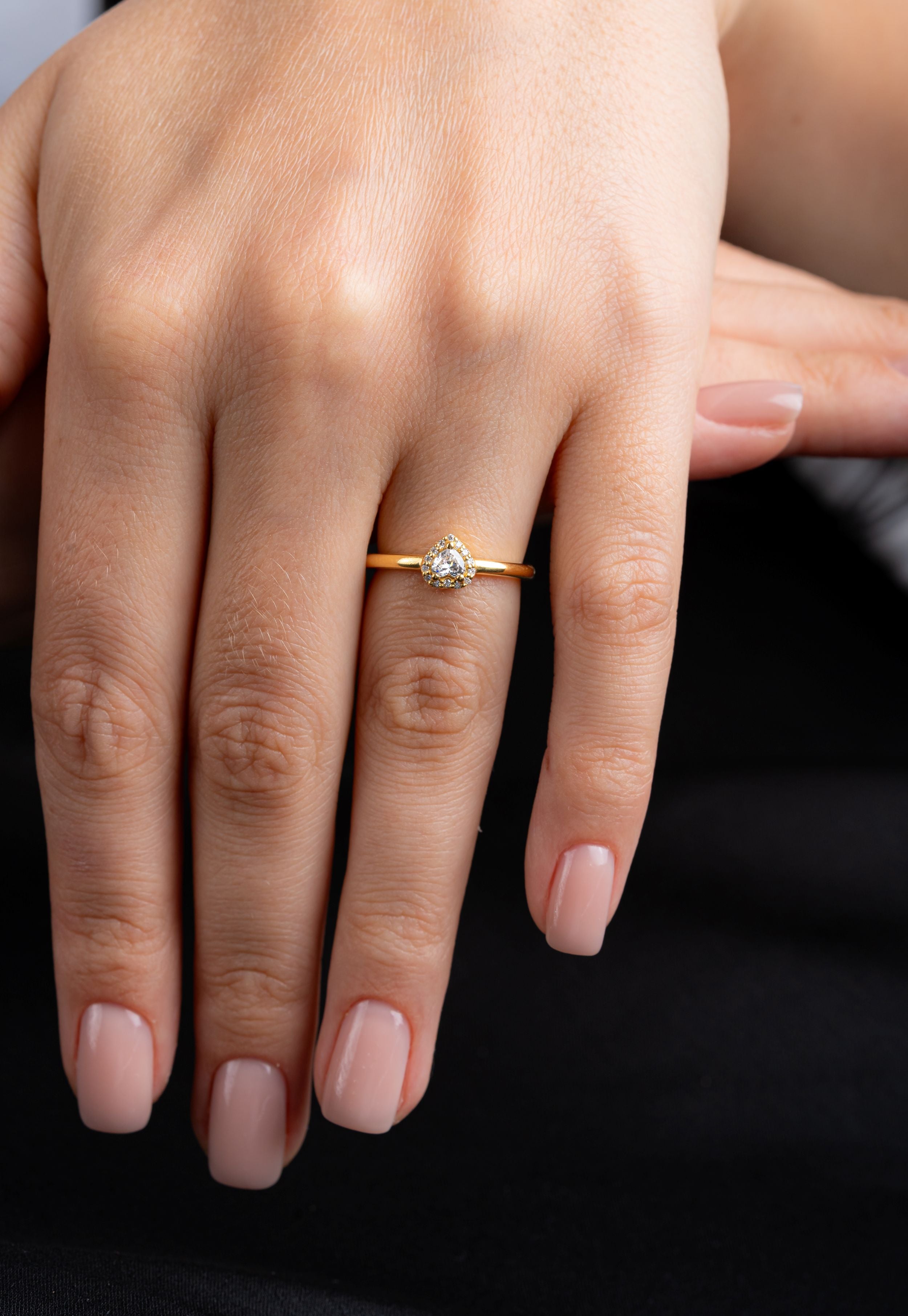 Inel de logodna LRY013 din aur 18k cu diamant natural heart 0.18ct si diamante naturale 0.05ct
