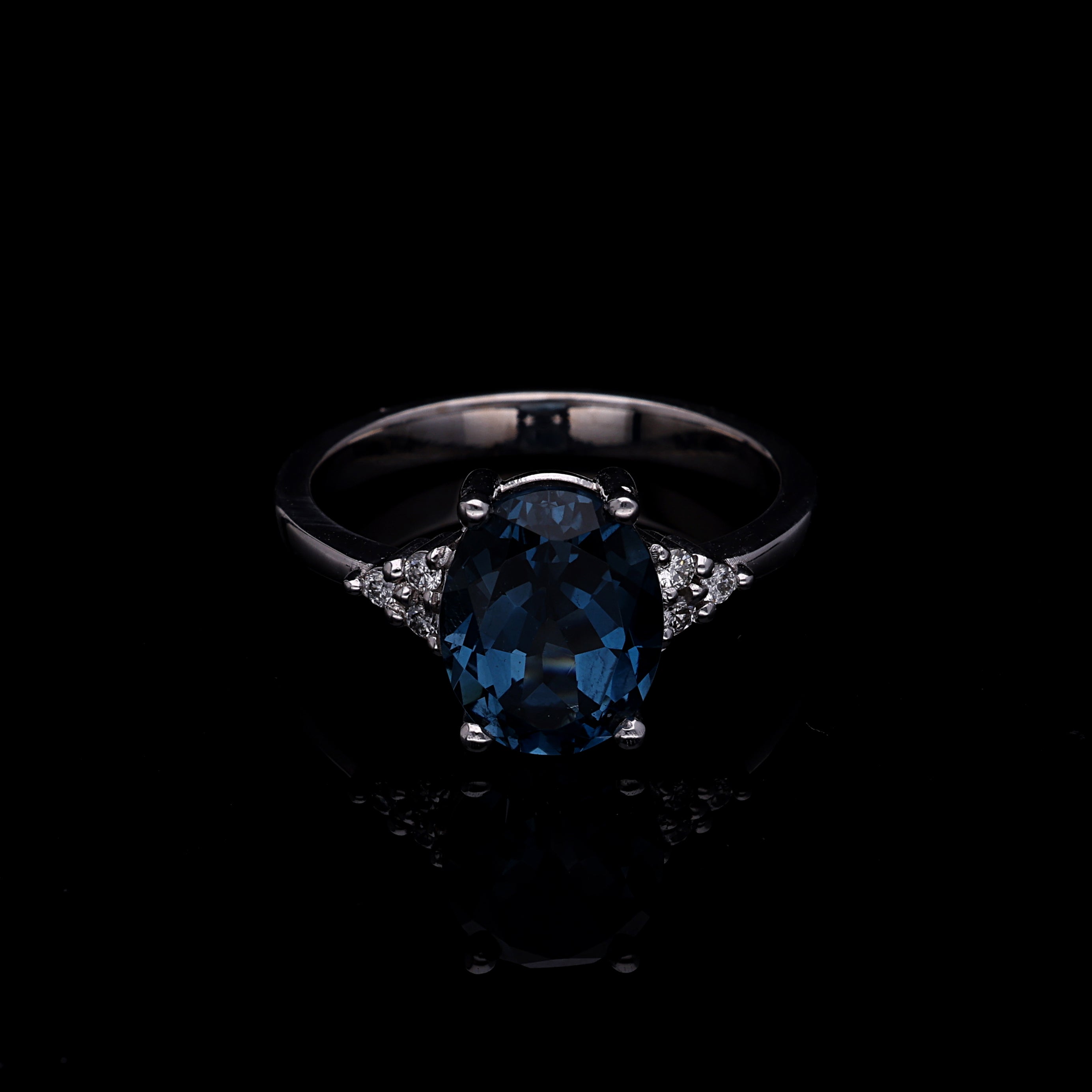 Inel de logodna LDR4007 din aur alb 14K cu diamante si topaz albastru - Bijuterii LA ROSA