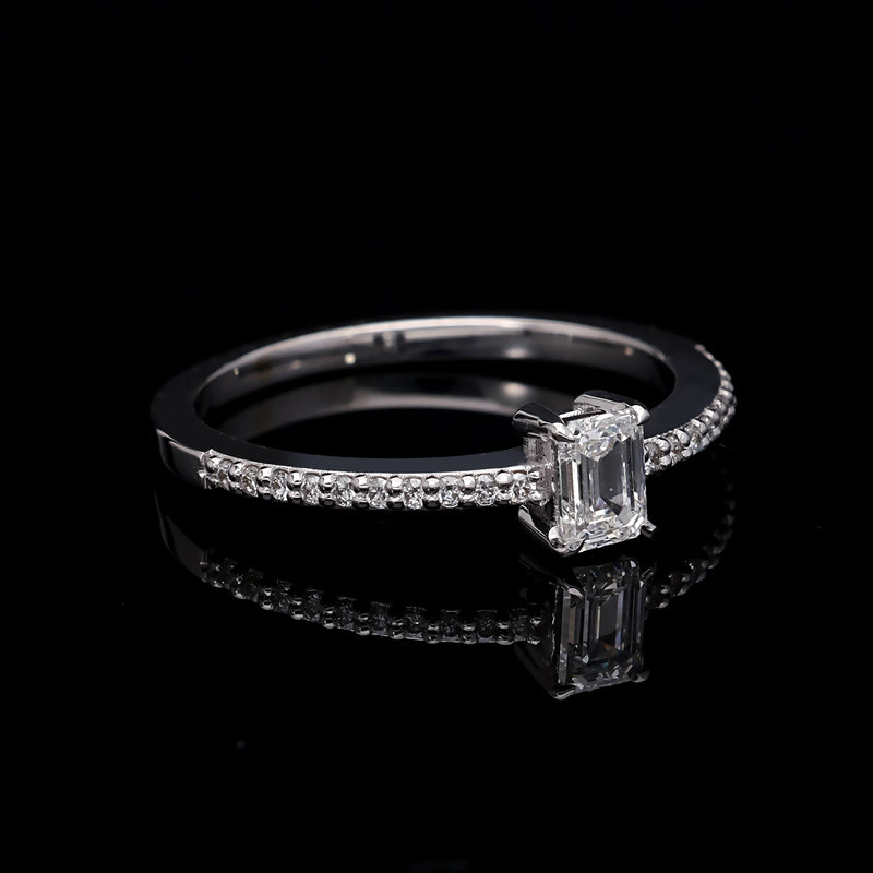 Inel de Logodna LRY010 din aur alb 18k cu Diamant  Emerald Cut - Bijuterii LA ROSA