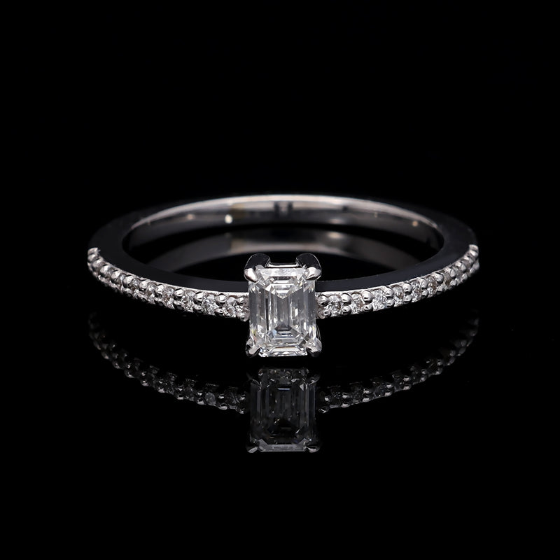 Inel de Logodna LRY010 din aur alb 18k cu Diamant  Emerald Cut - Bijuterii LA ROSA