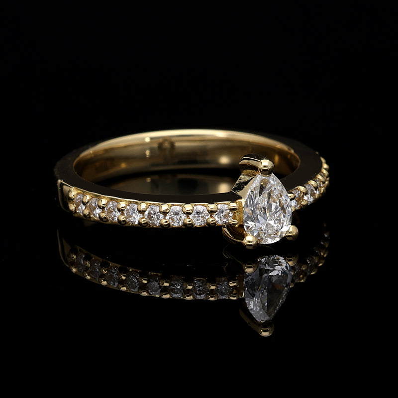Inel de logodnă LRY005 din aur galben 18K  cu diamant Pear Cut - Bijuterii LA ROSA