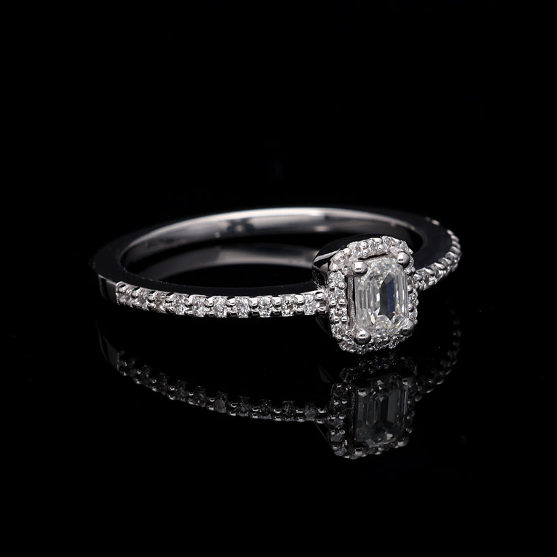 Inel de Logodna LRY009 din aur alb 18k cu Diamant Emerald Cut - Bijuterii LA ROSA