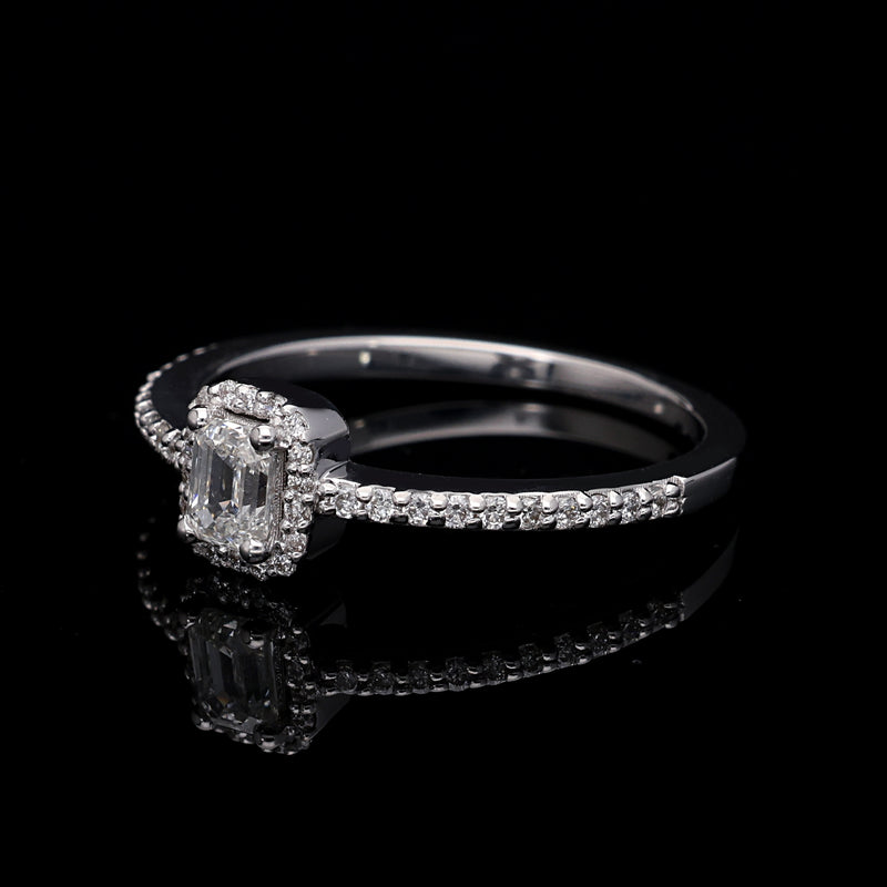 Inel de Logodna LRY009 din aur alb 18k cu Diamant Emerald Cut - Bijuterii LA ROSA