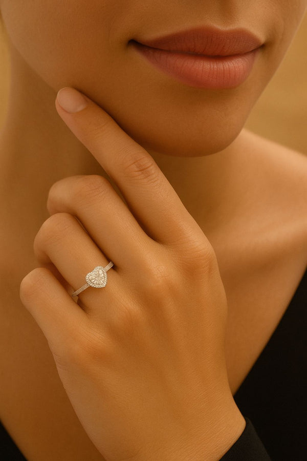 Inel LRY012 din aur alb 18k cu diamant heart shape