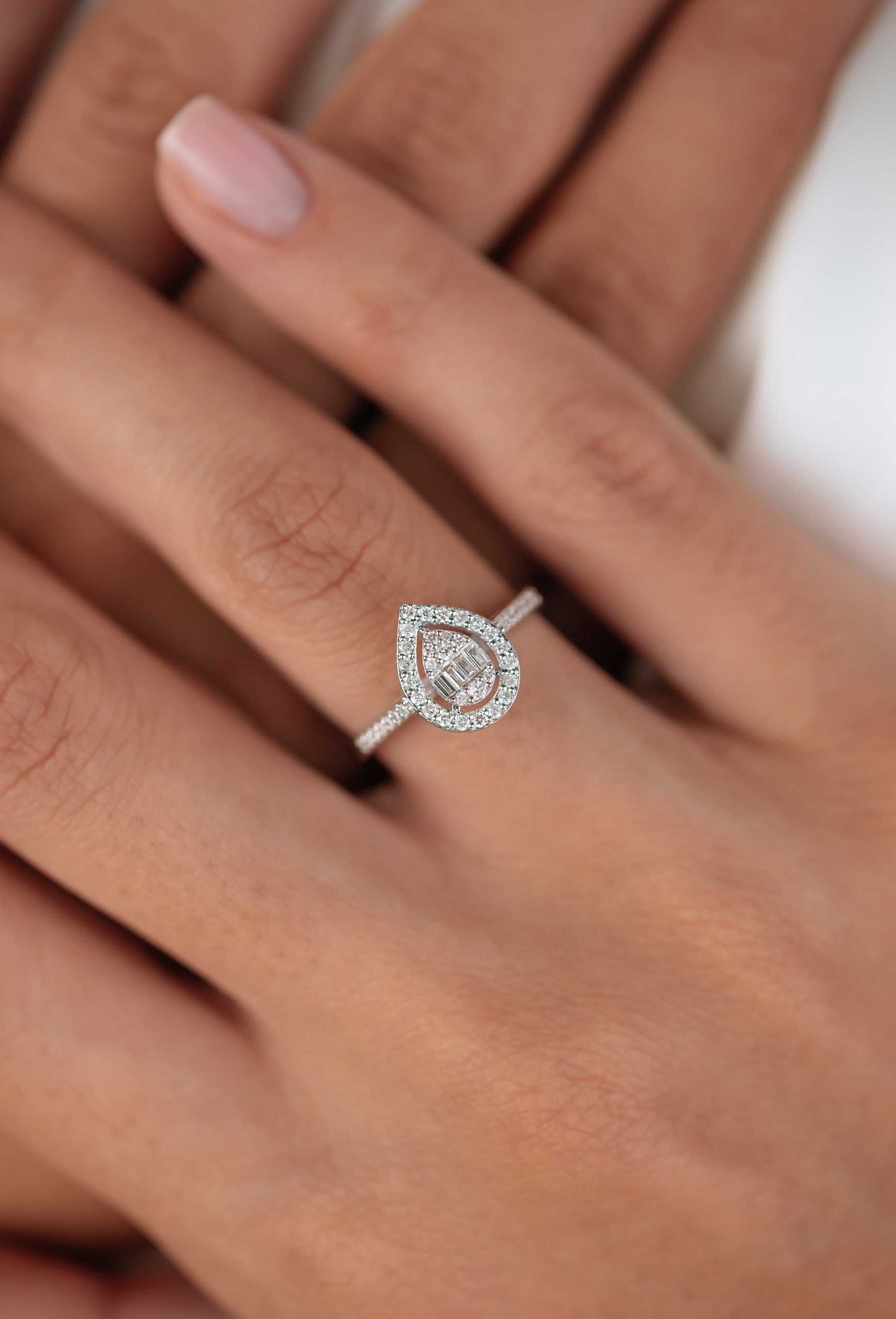 Inel lacrima baghete din aur alb 14k cu diamante - Bijuterii LA ROSA