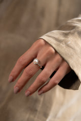 Inel LR00113 din aur alb 18k cu diamante si perla - Bijuterii LA ROSA