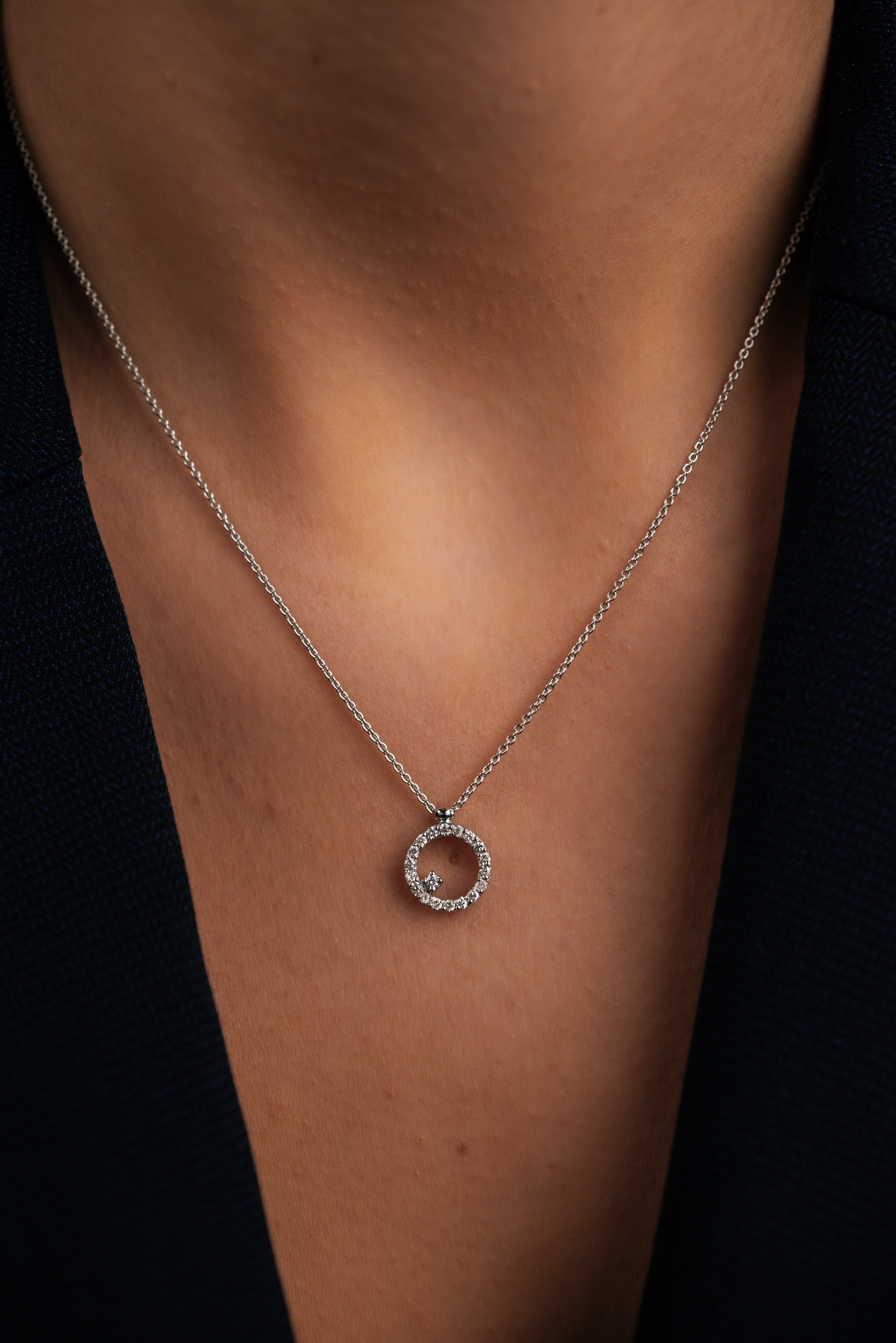 COLIER LDNA0283 DIN AUR ALB 18K FORMA ROTUNDA CU DIAMANTE - Bijuterii LA ROSA - Verighete si Inele de Logodna, bijuterii cu diamante