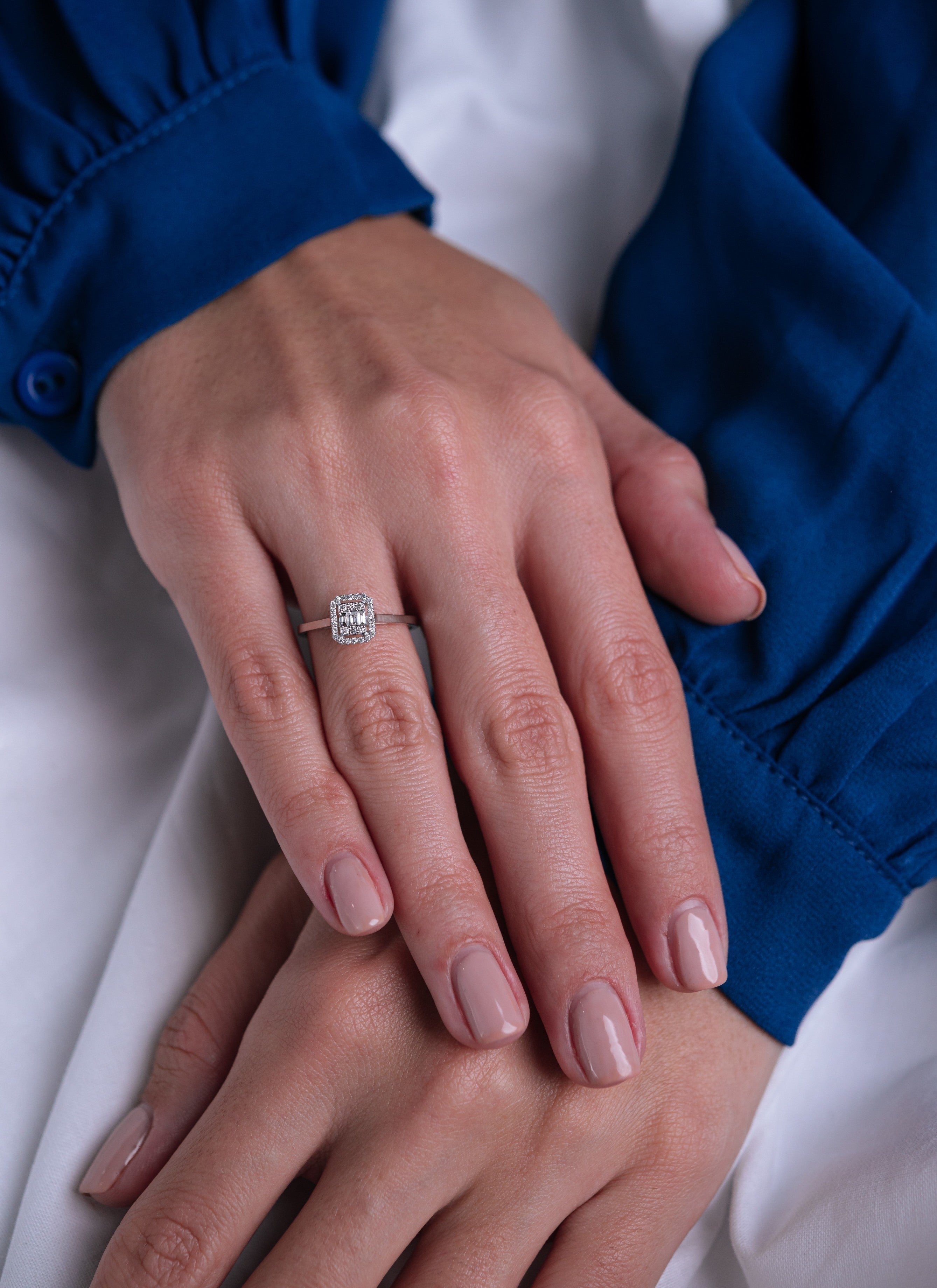 INEL R003461 DIN AUR ALB 14K FORMA DREPTUNGHIULARA CU DIAMANTE - Bijuterii LA ROSA - Verighete si Inele de Logodna, bijuterii cu diamante