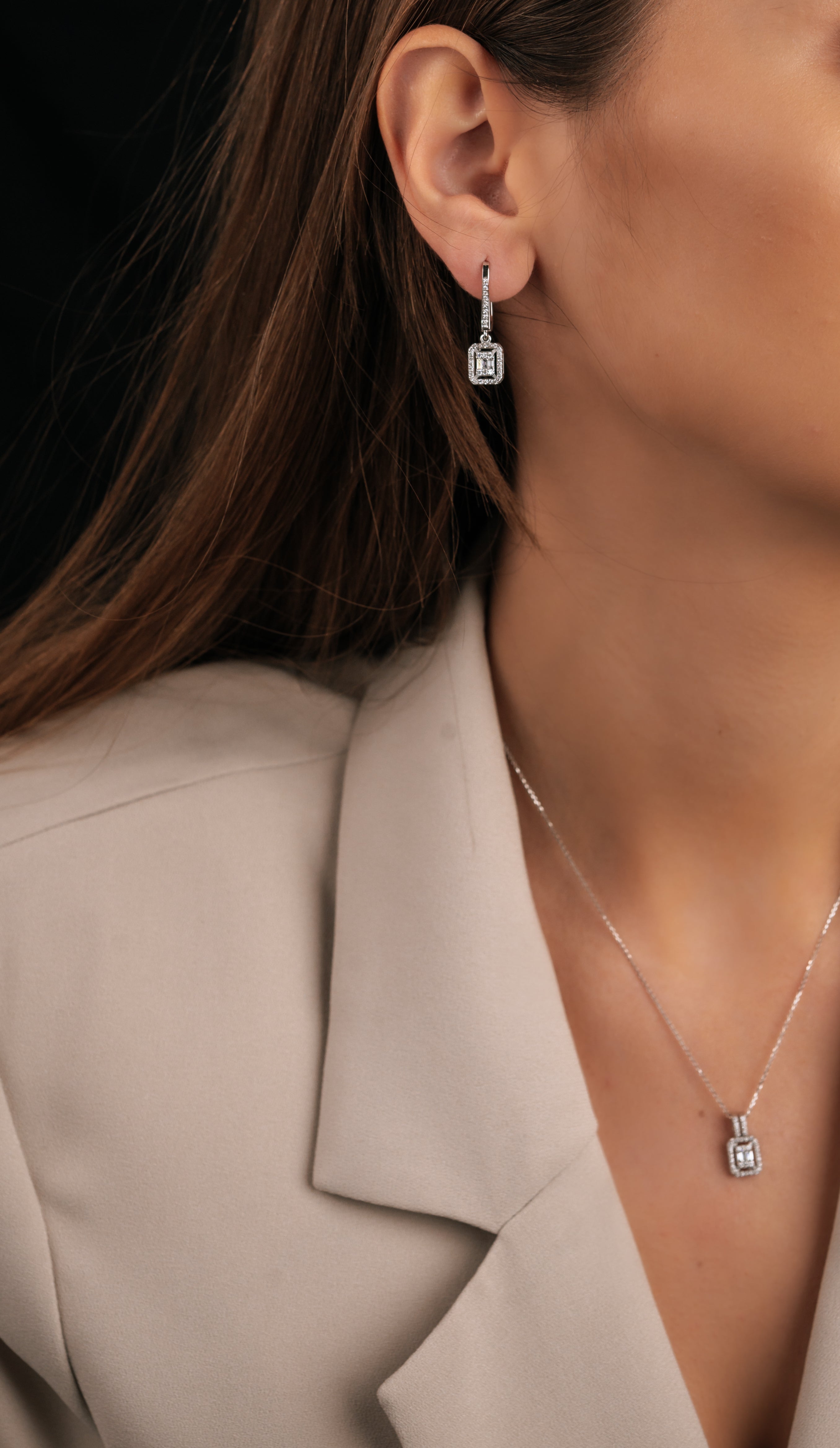 CERCEI E000597 DIN AUR ALB 14K FORMA PATRATA CU DIAMANTE - Bijuterii LA ROSA - Verighete si Inele de Logodna, bijuterii cu diamante