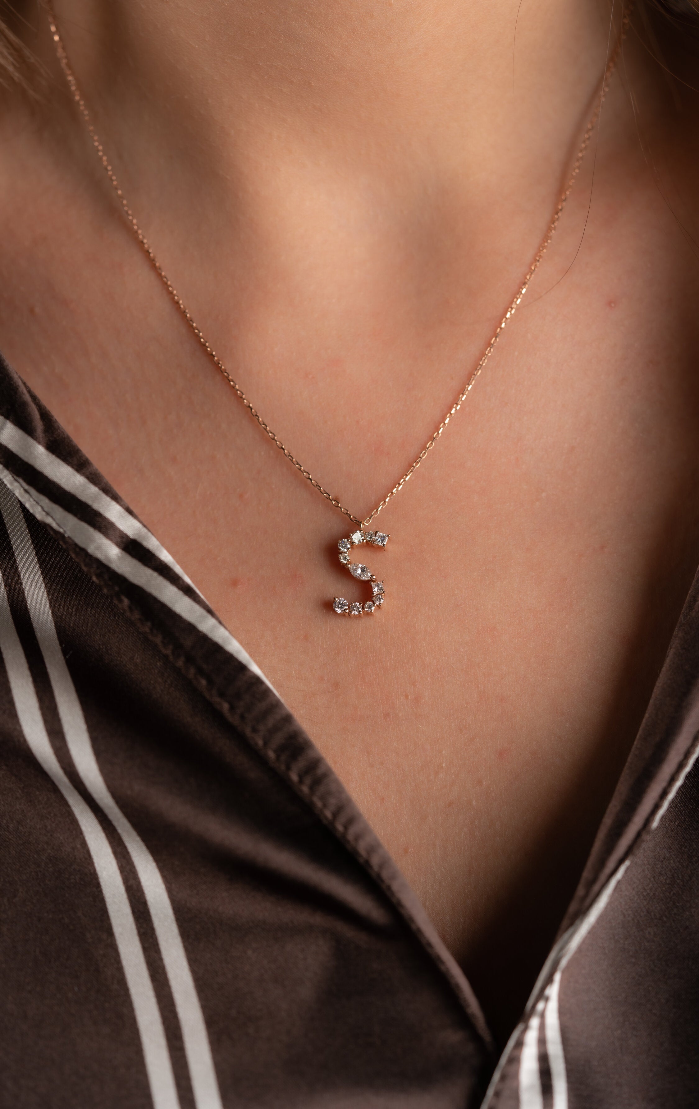 COLIER N001016 DIN AUR ROZ 14K INITIALA S CU DIAMANTE - Bijuterii LA ROSA