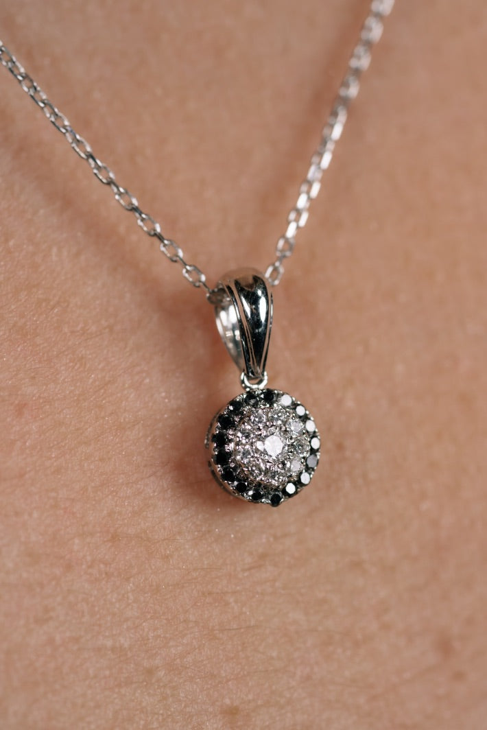 Colier LDNA0361 din aur alb 14k cu diamante albe si negre forma rotunda - Bijuterii LA ROSA