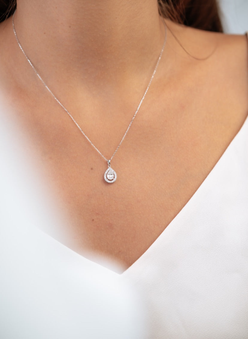 Colier Lacrima din aur alb de 14k cu diamante baghete - Bijuterii LA ROSA