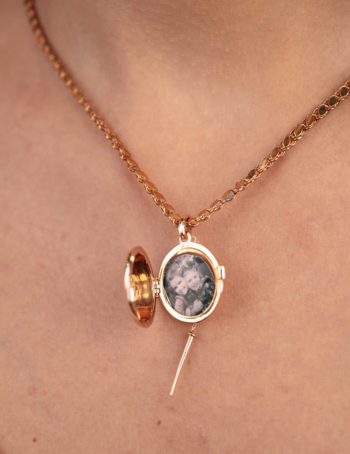 Colier Locket cu poze rotund din aur roz 14k cu diamant - Bijuterii LA ROSA