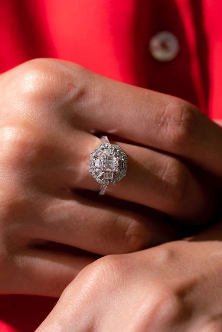 INEL R001040 DIN AUR ALB 14K FORMA  HEXAGONALA CU DIAMANTE - Bijuterii LA ROSA - Verighete si Inele de Logodna, bijuterii cu diamante