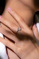 INEL R003225 DIN AUR ALB 14K FORMA DREPTUNGHIULARA CU DIAMANTE - Bijuterii LA ROSA - Verighete si Inele de Logodna, bijuterii cu diamante