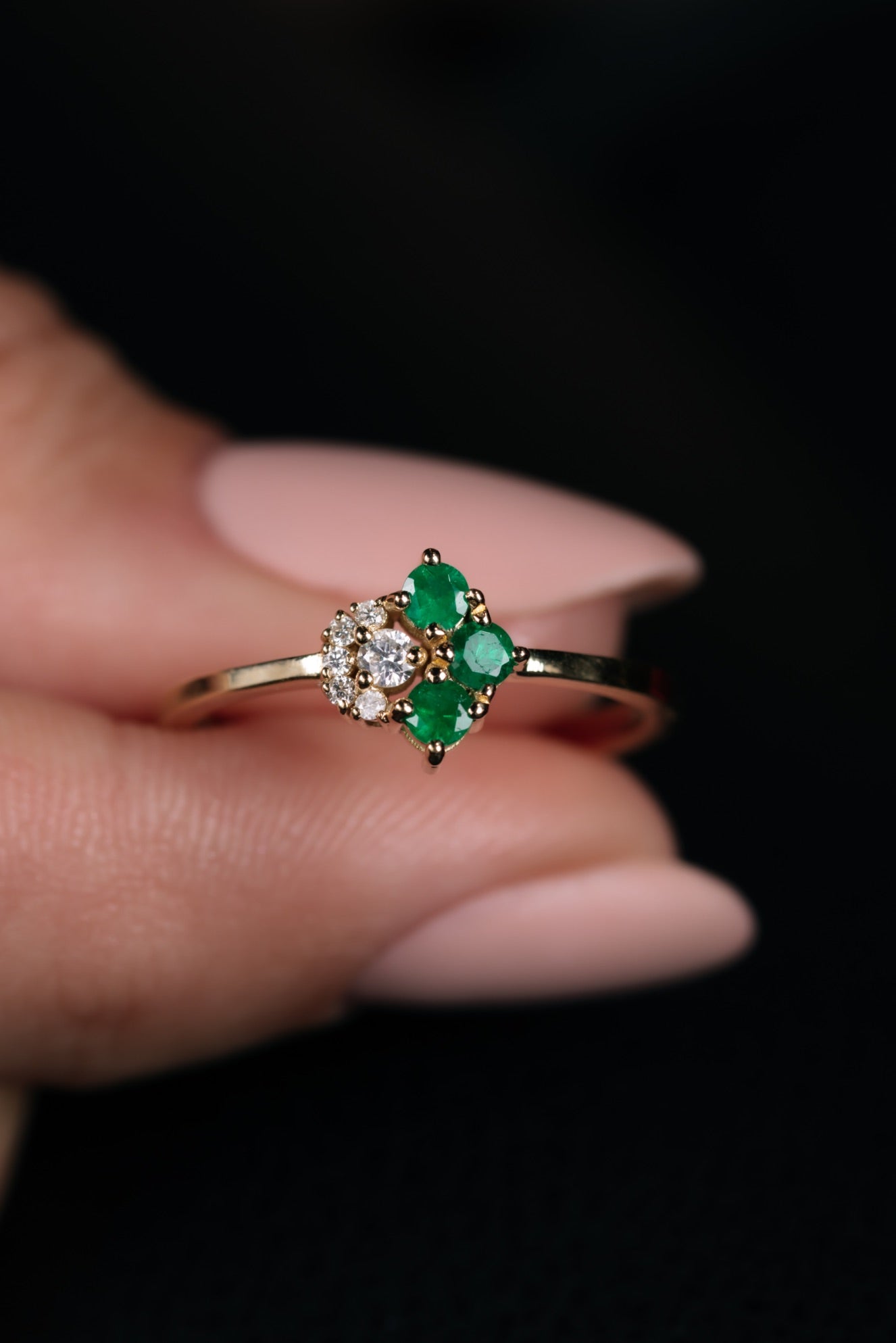 Inel R000459 din aur galben 14k cu diamante si smaralde forma rotunda - Bijuterii LA ROSA