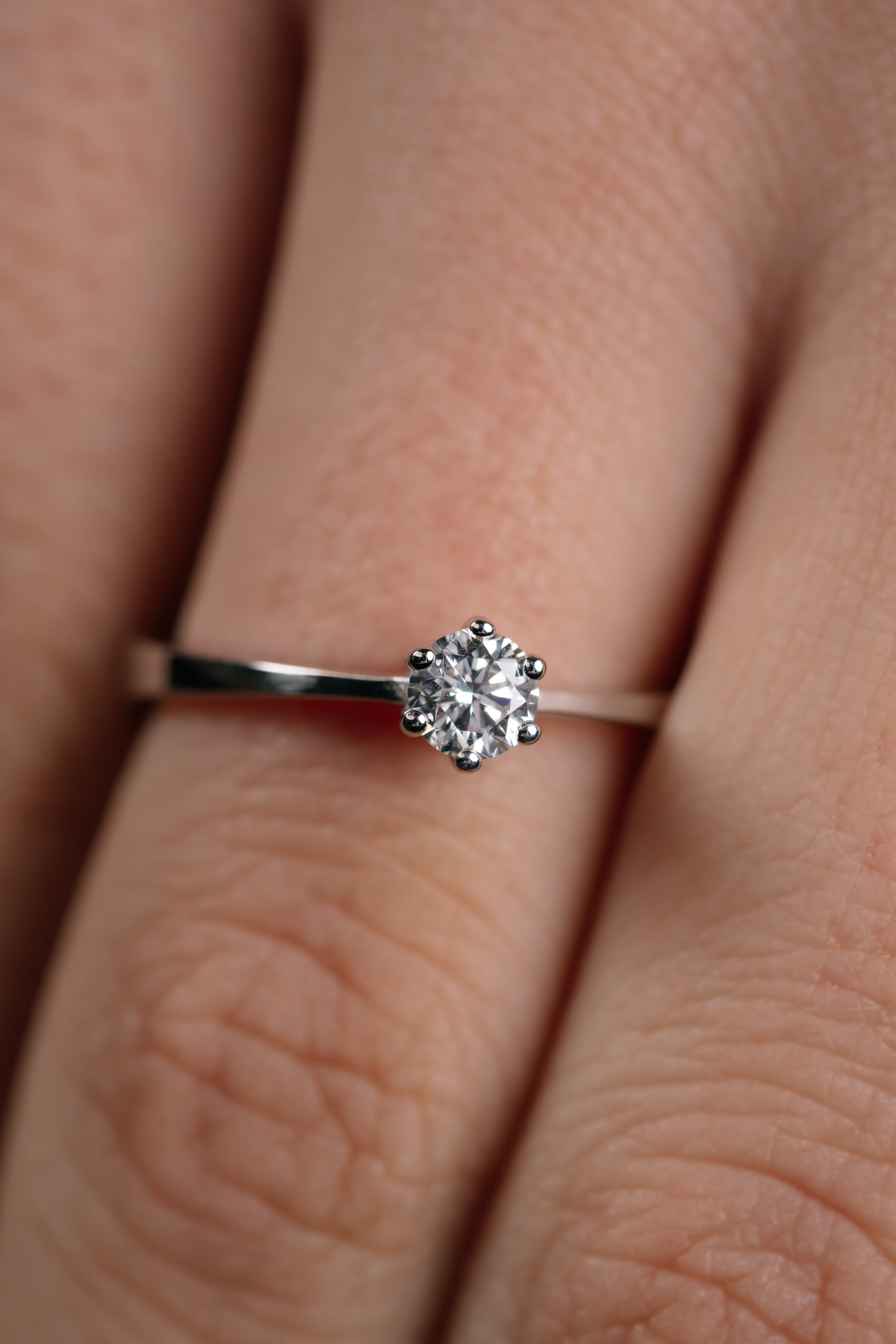 Inel de logodna LDR0295 din aur alb 18k cu diamant - Bijuterii LA ROSA - Verighete si Inele de Logodna, bijuterii cu diamante
