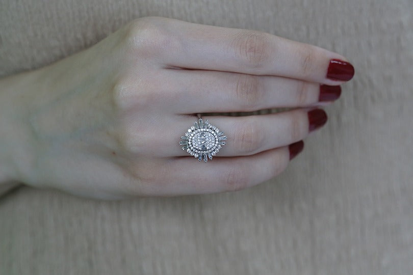 INEL R002663 DIN AUR ALB 14K FORMA STEA CU DIAMANTE - Bijuterii LA ROSA - Verighete si Inele de Logodna, bijuterii cu diamante