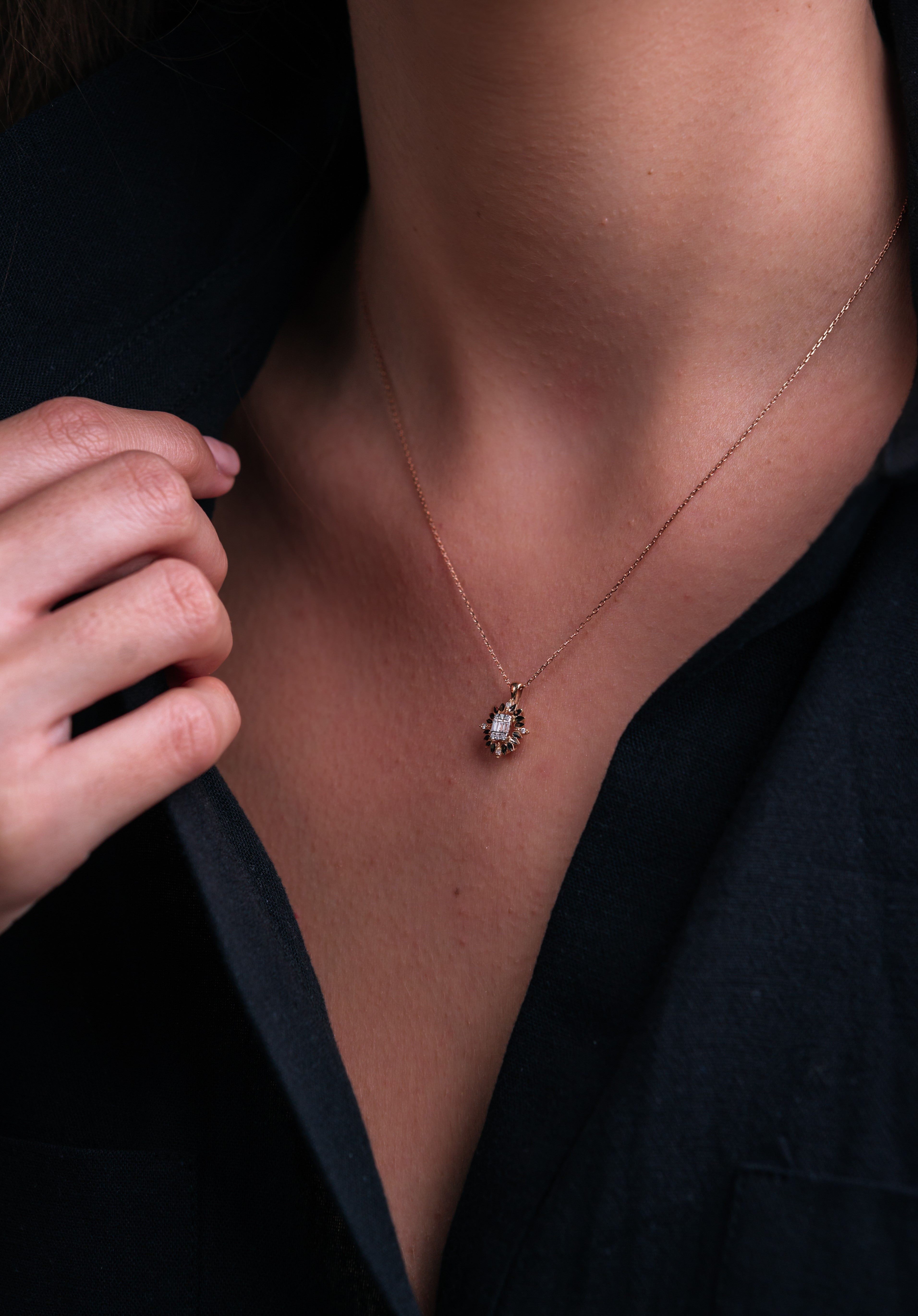 COLIER N000750 DIN AUR ROZ DE 14K FORMA STEA CU DIAMANTE - Bijuterii LA ROSA - Verighete si Inele de Logodna, bijuterii cu diamante